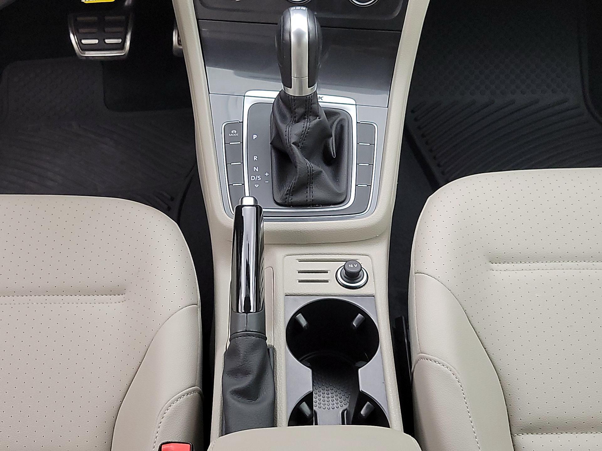 Thumbnail: 2019 Volkswagen Golf - 17