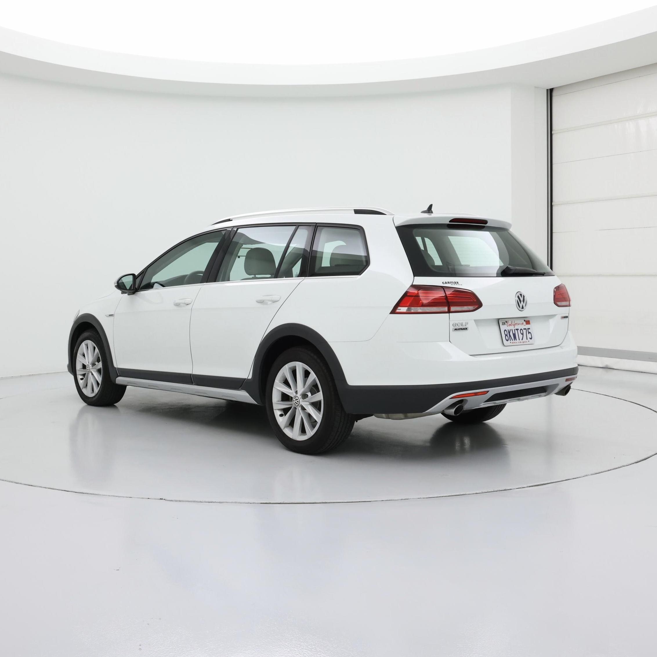 Thumbnail: 2019 Volkswagen Golf - 2