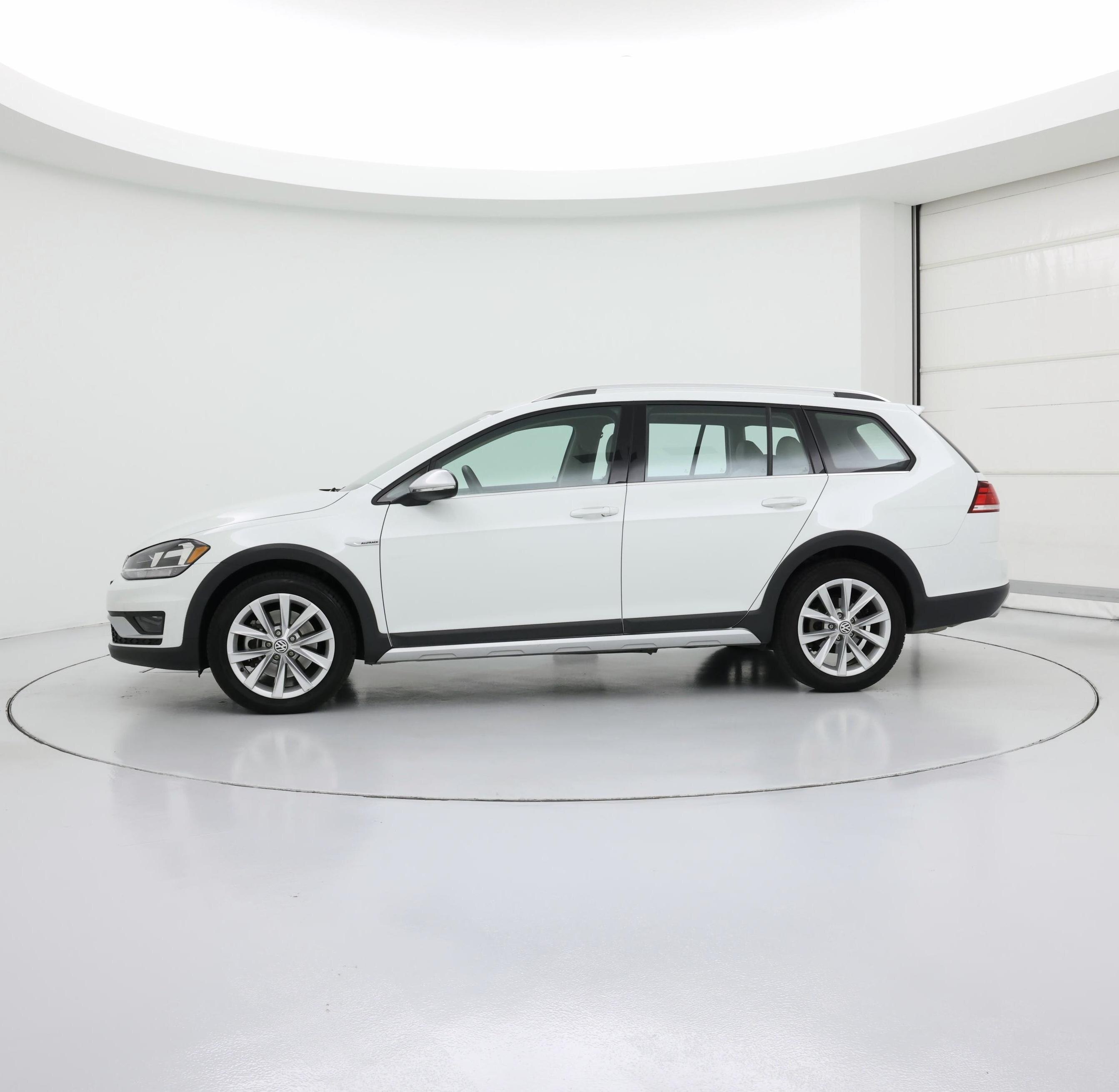 Thumbnail: 2019 Volkswagen Golf - 3