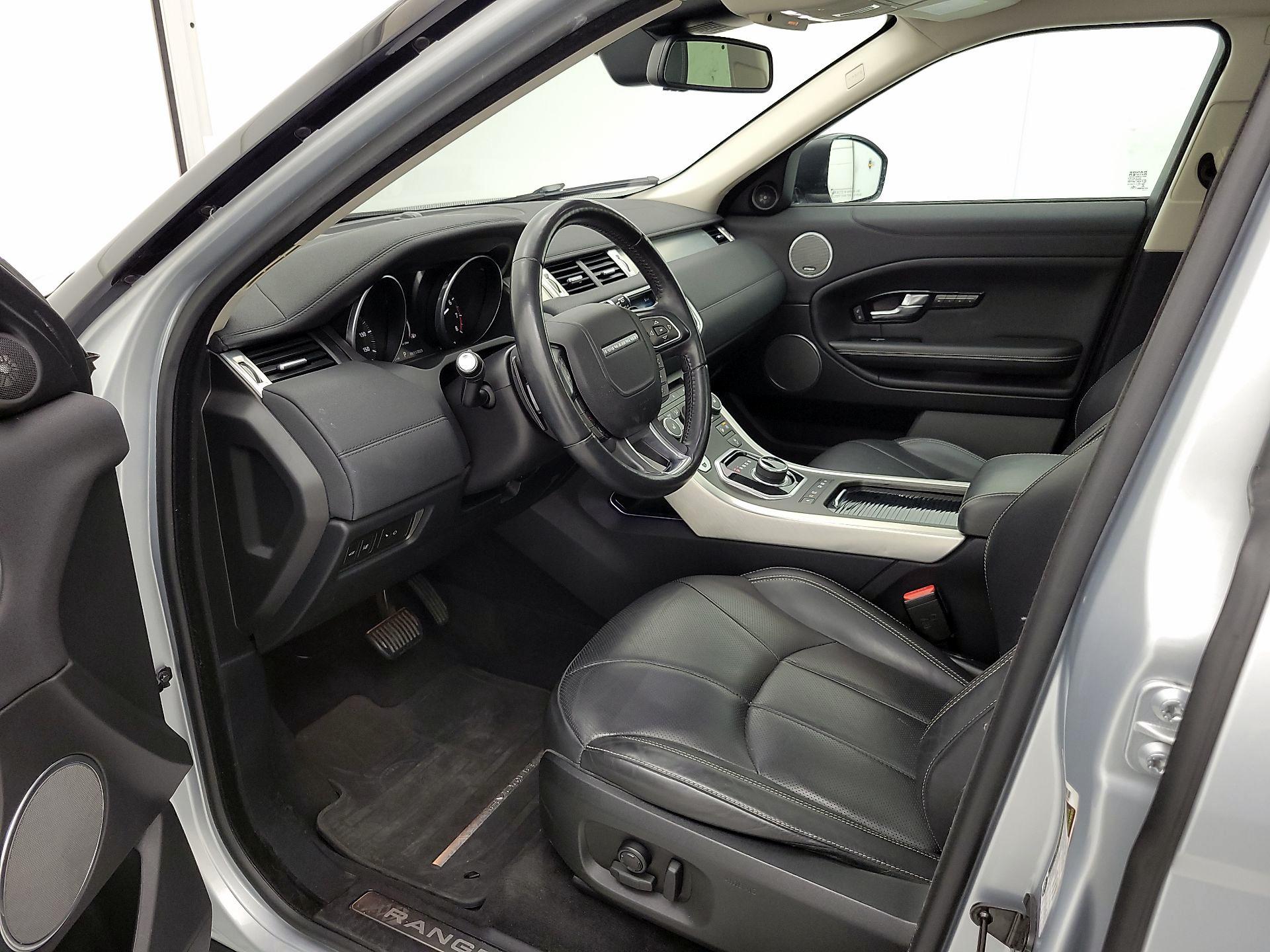 Thumbnail: 2017 Land Rover Range Rover Evoque - 11