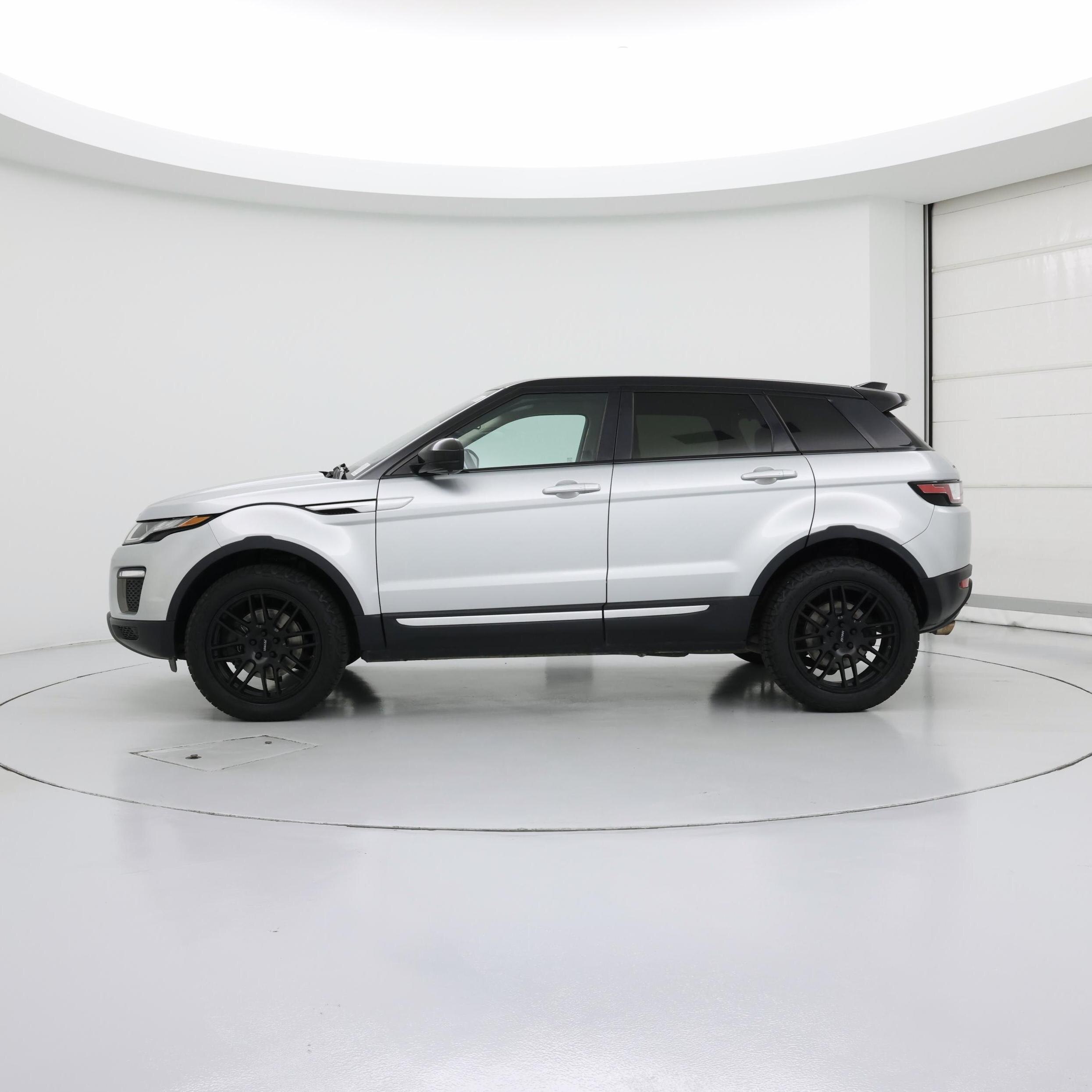 Thumbnail: 2017 Land Rover Range Rover Evoque - 3