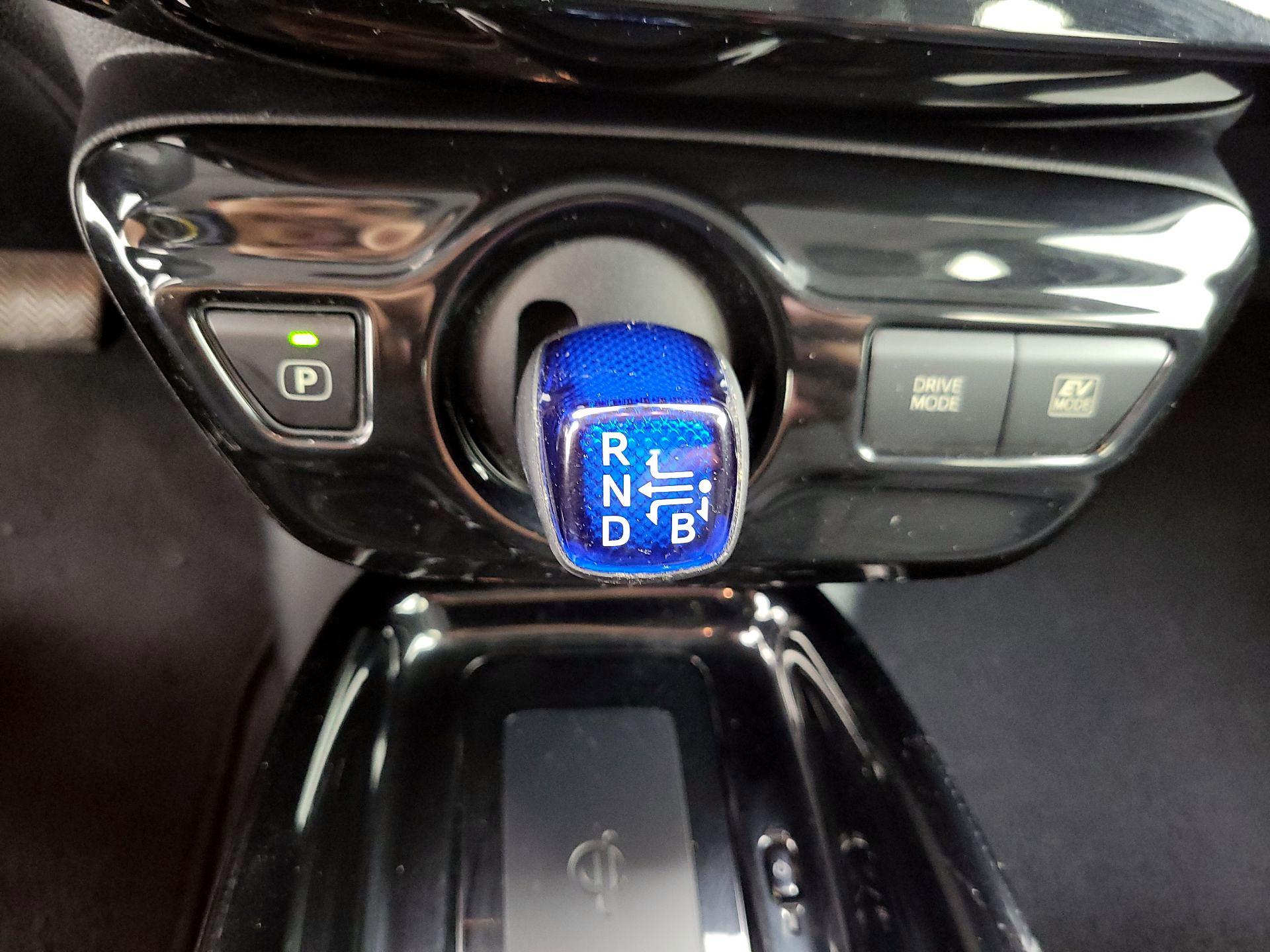 Thumbnail: 2017 Toyota Prius - 18