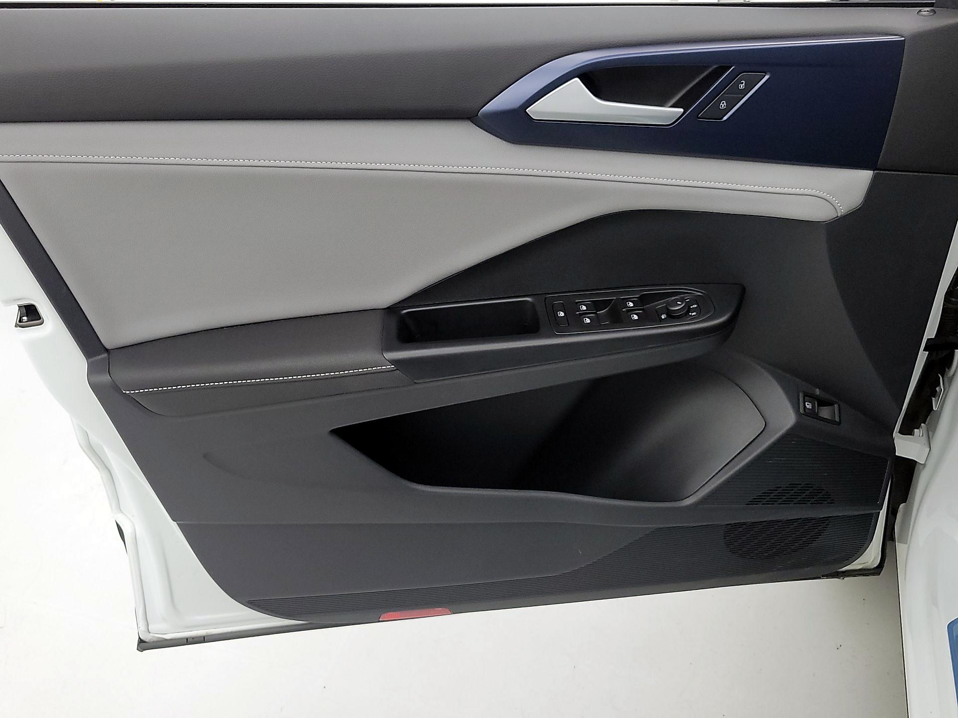 Thumbnail: 2024 Volkswagen Taos - 12