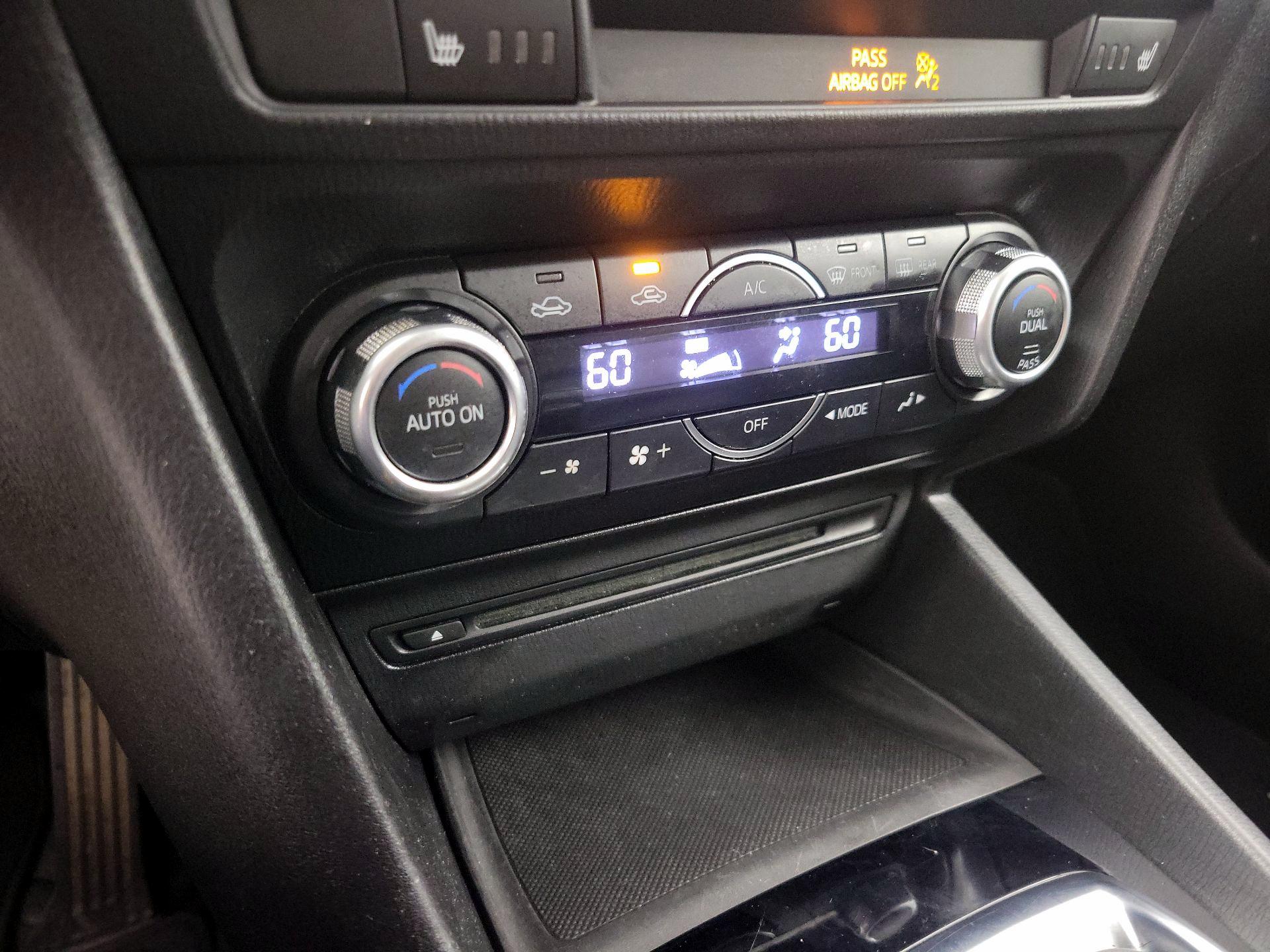 Thumbnail: 2014 Mazda Mazda3 - 17