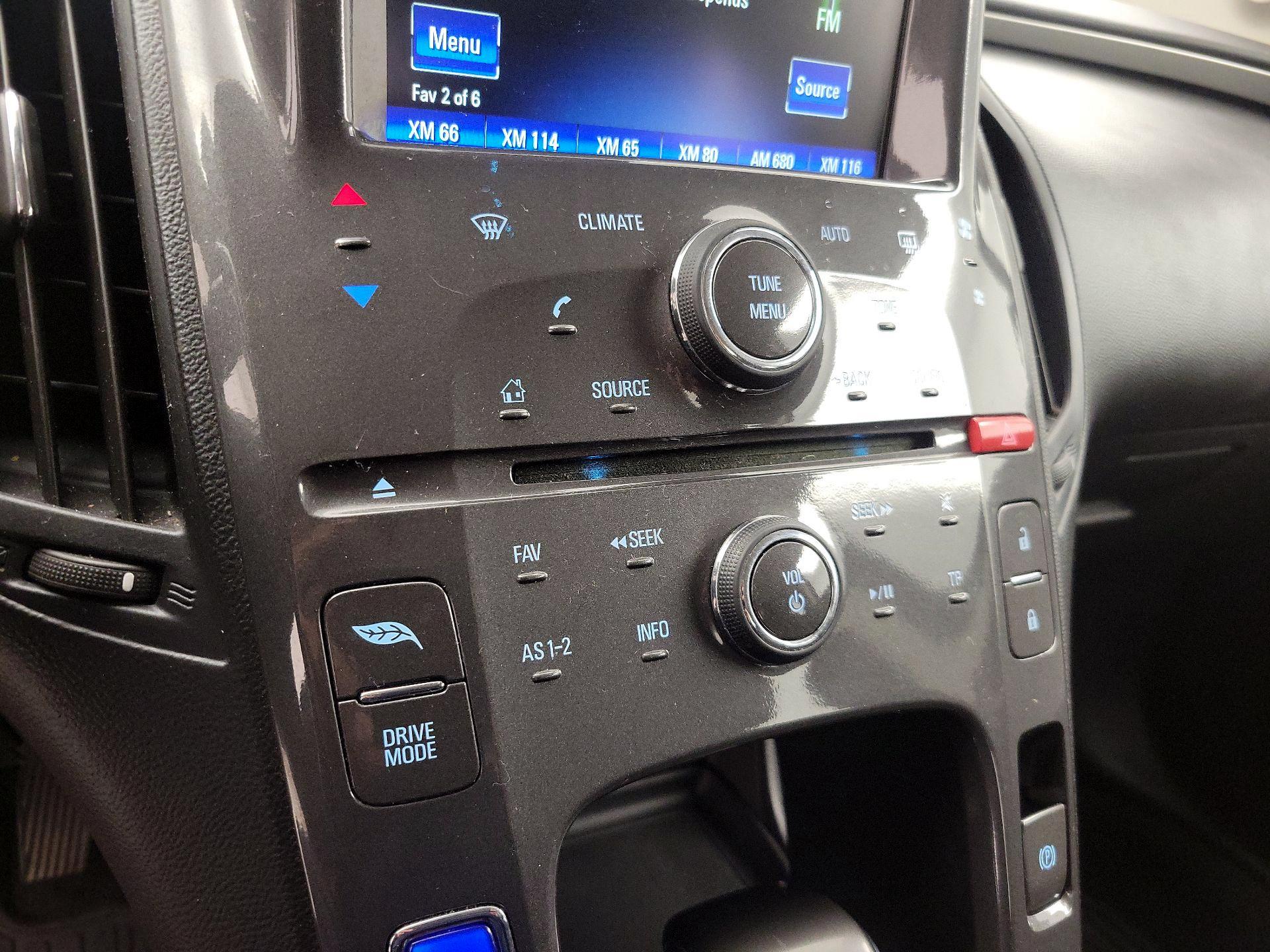 Thumbnail: 2015 Chevrolet Volt - 16