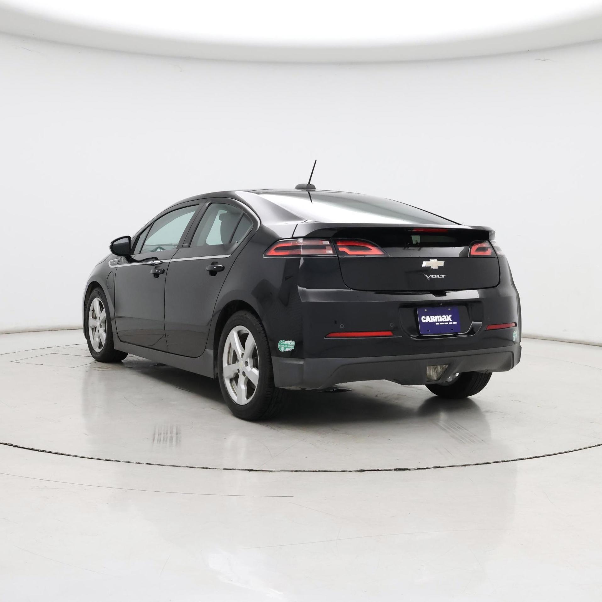 Thumbnail: 2015 Chevrolet Volt - 2