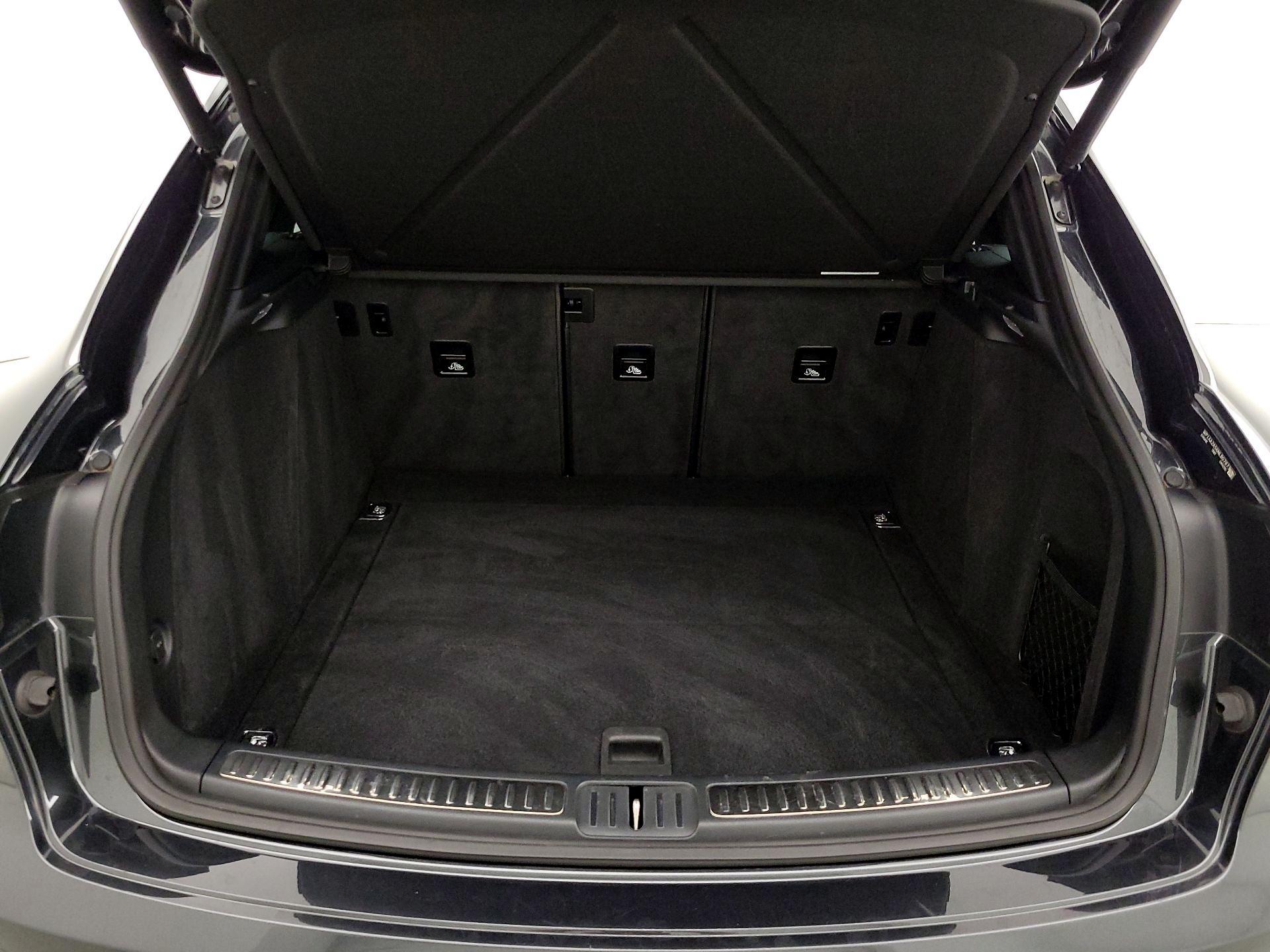 Thumbnail: 2022 Porsche Macan - 20