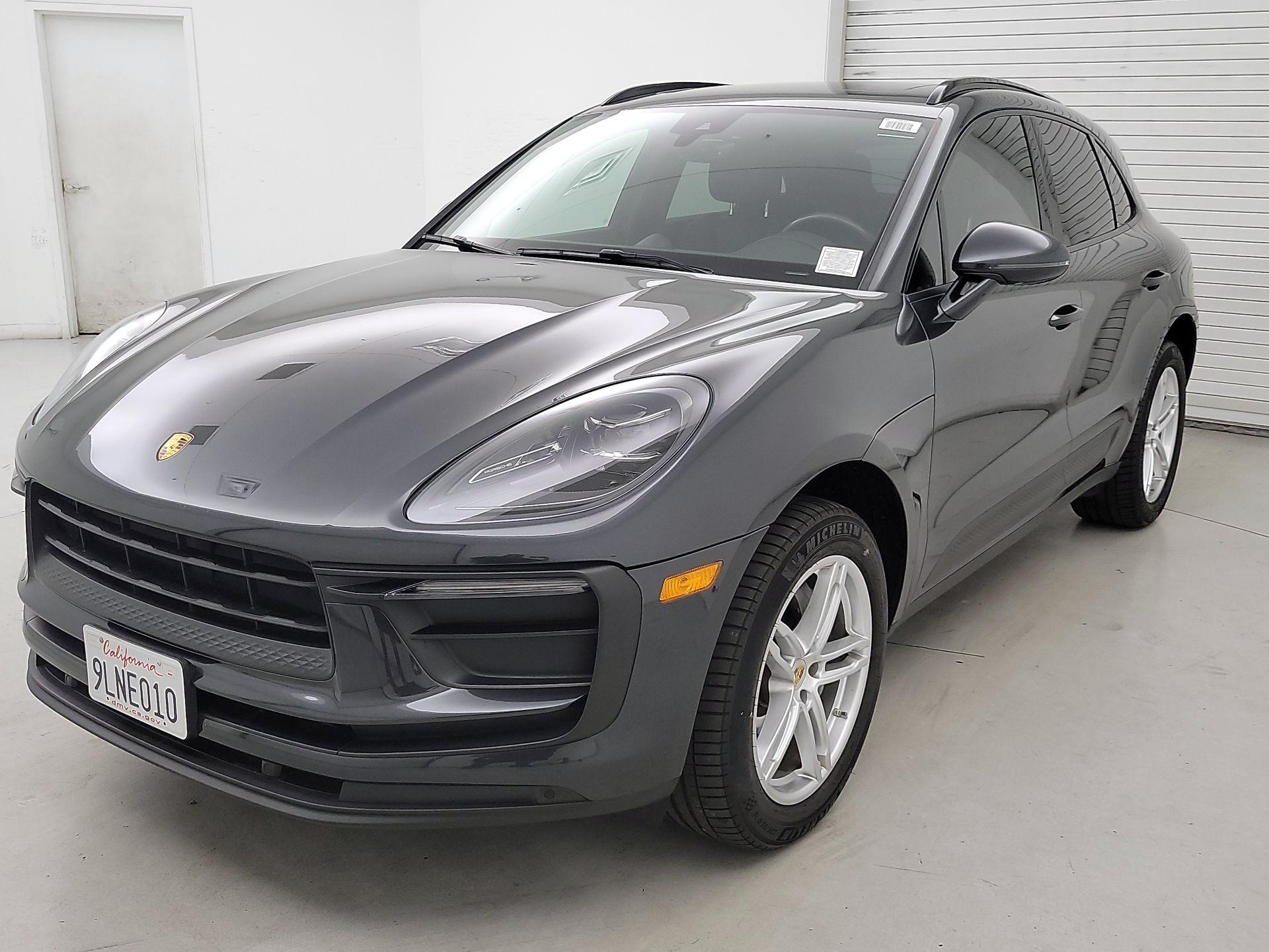 Thumbnail: 2022 Porsche Macan - 3