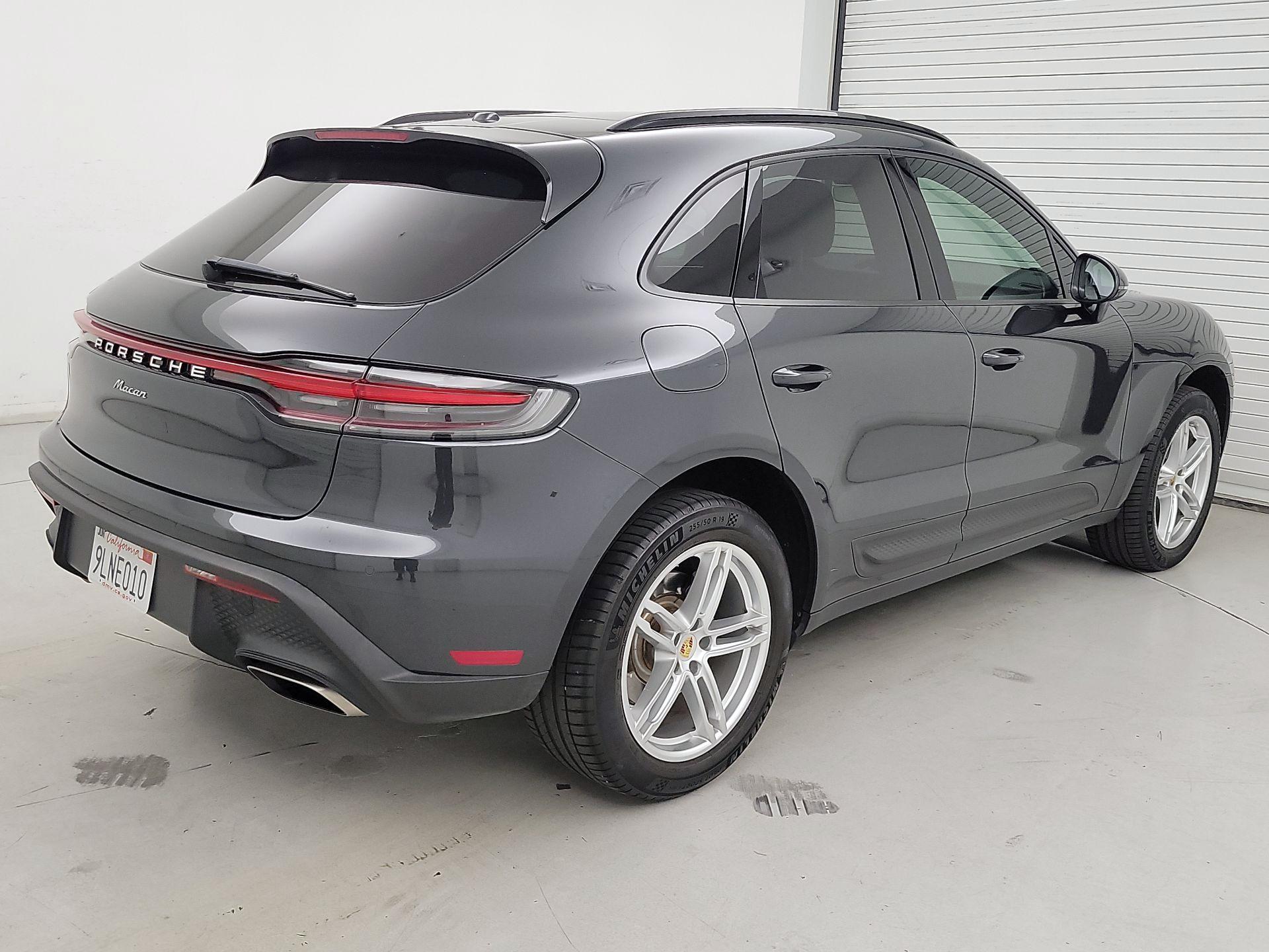Thumbnail: 2022 Porsche Macan - 5