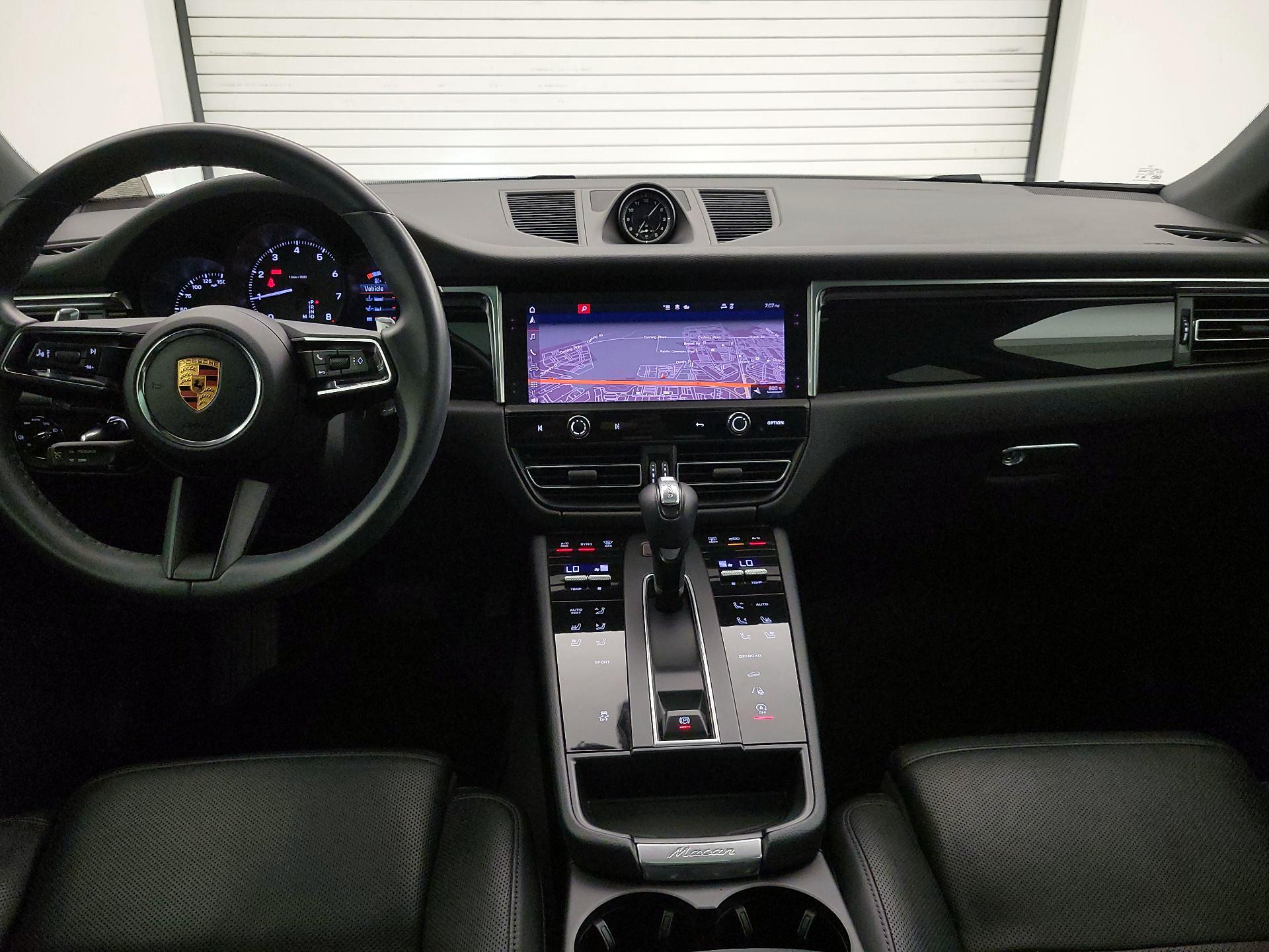 Thumbnail: 2022 Porsche Macan - 8