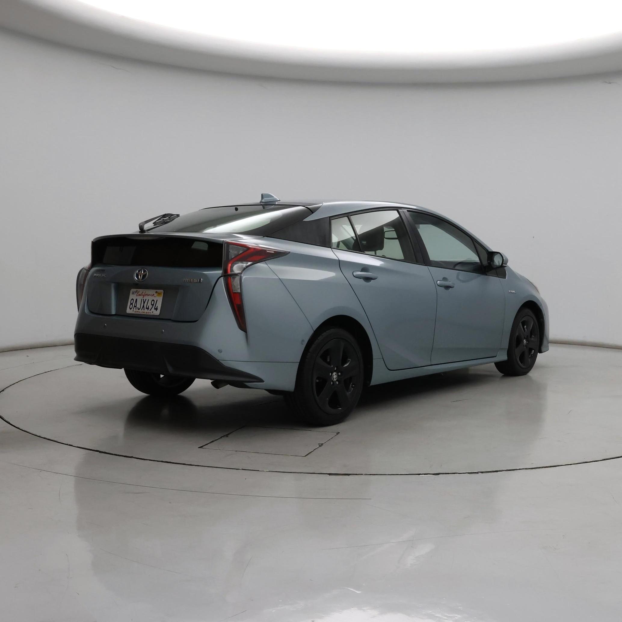 Thumbnail: 2017 Toyota Prius - 8