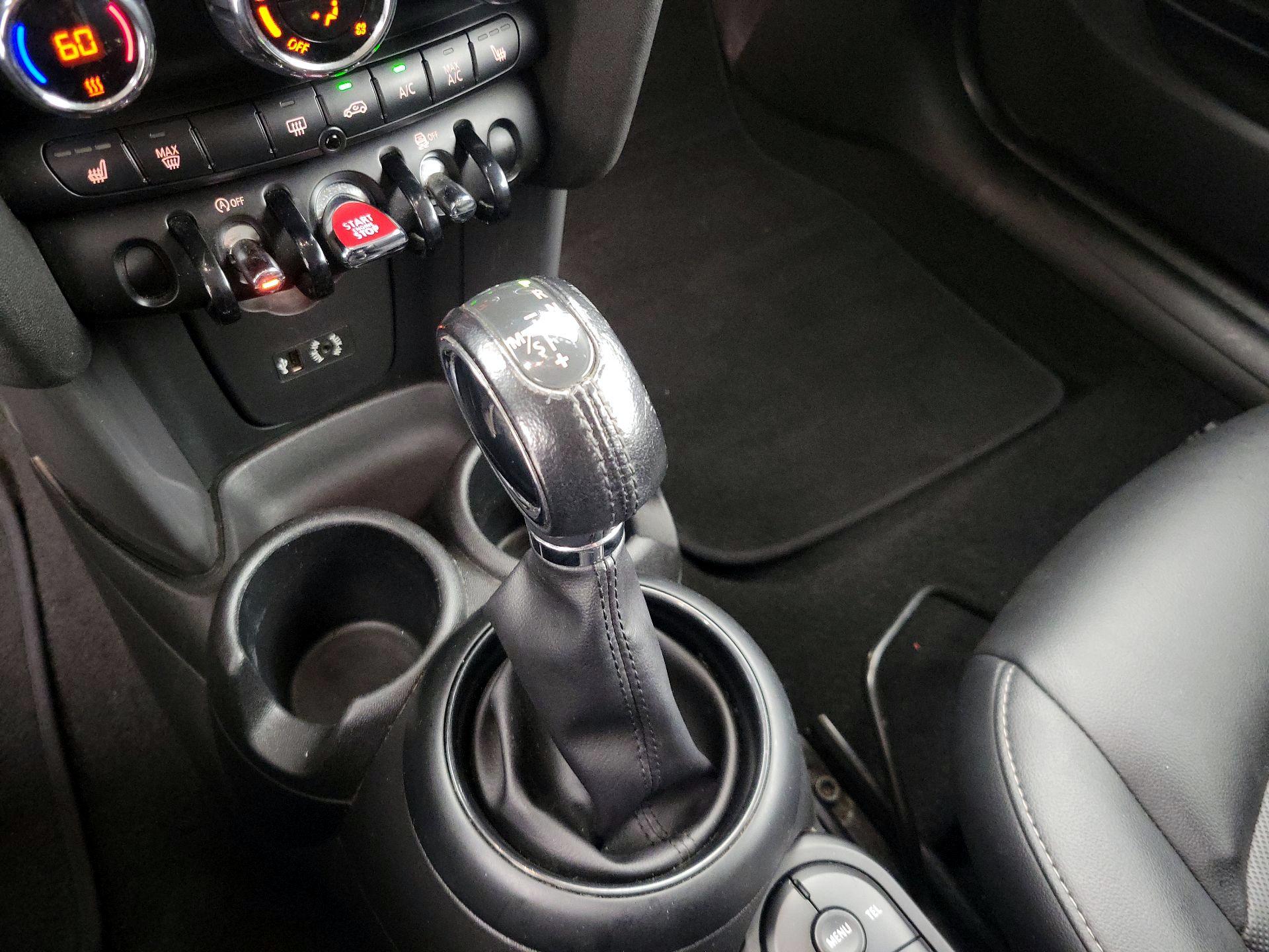 Thumbnail: 2018 MINI Cooper Hardtop - 17