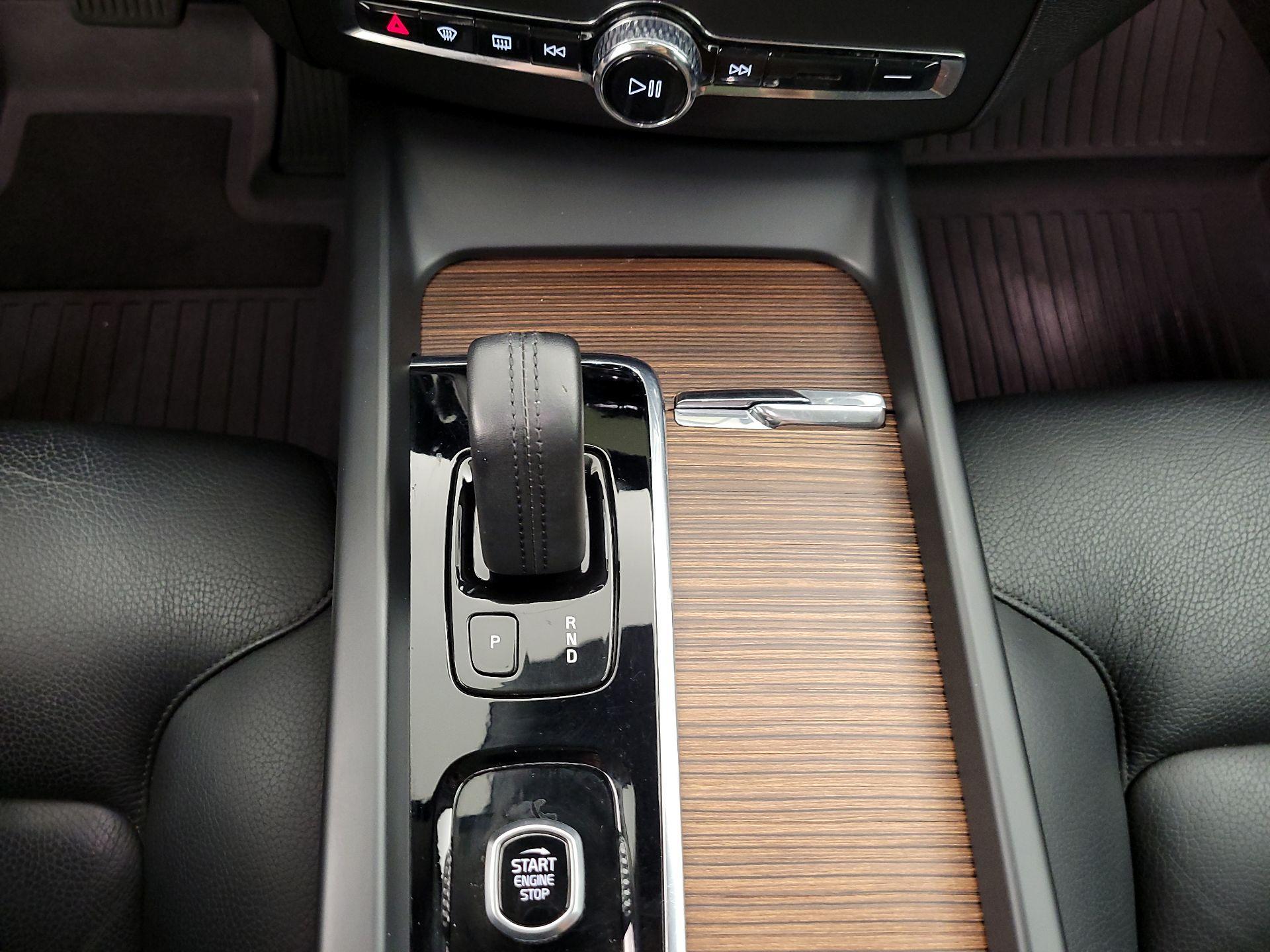 Thumbnail: 2021 Volvo XC60 - 18