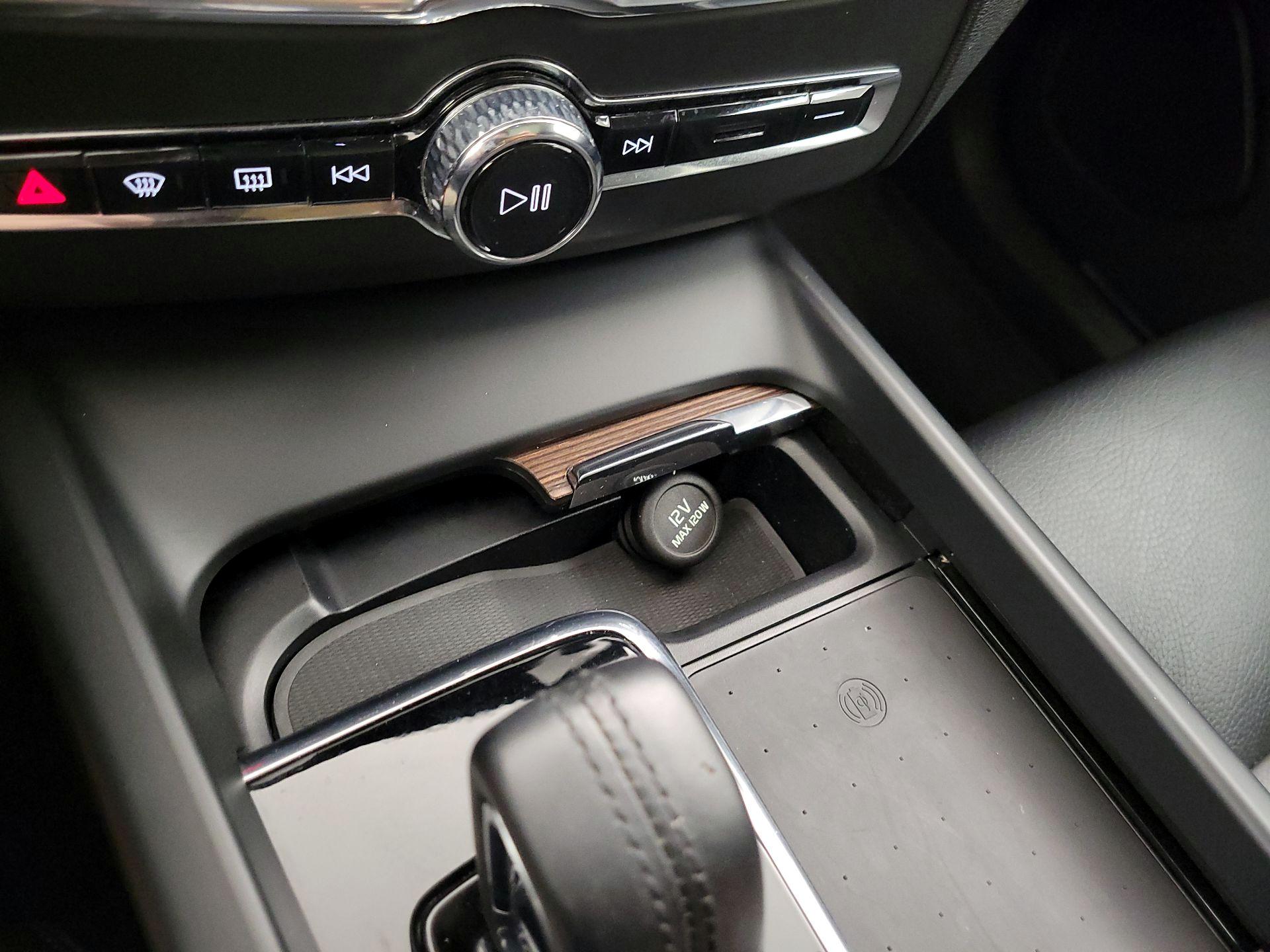 Thumbnail: 2021 Volvo XC60 - 19