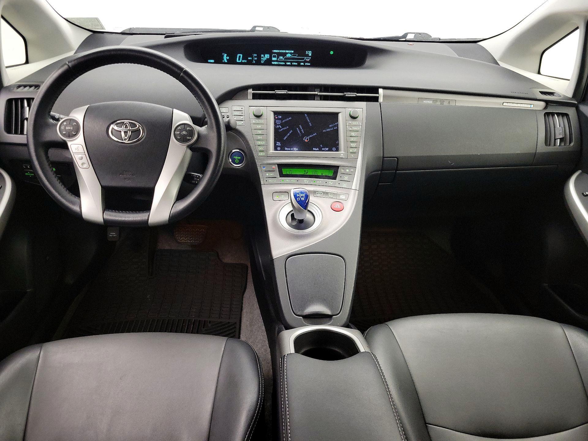 Thumbnail: 2014 Toyota Prius - 9