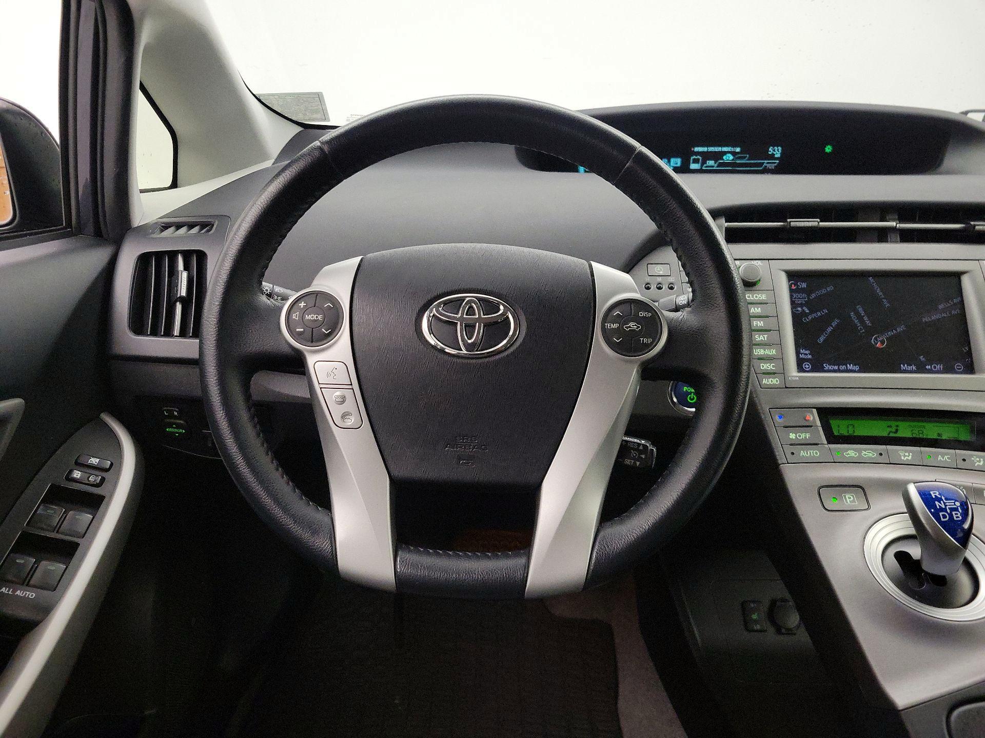 Thumbnail: 2014 Toyota Prius - 10