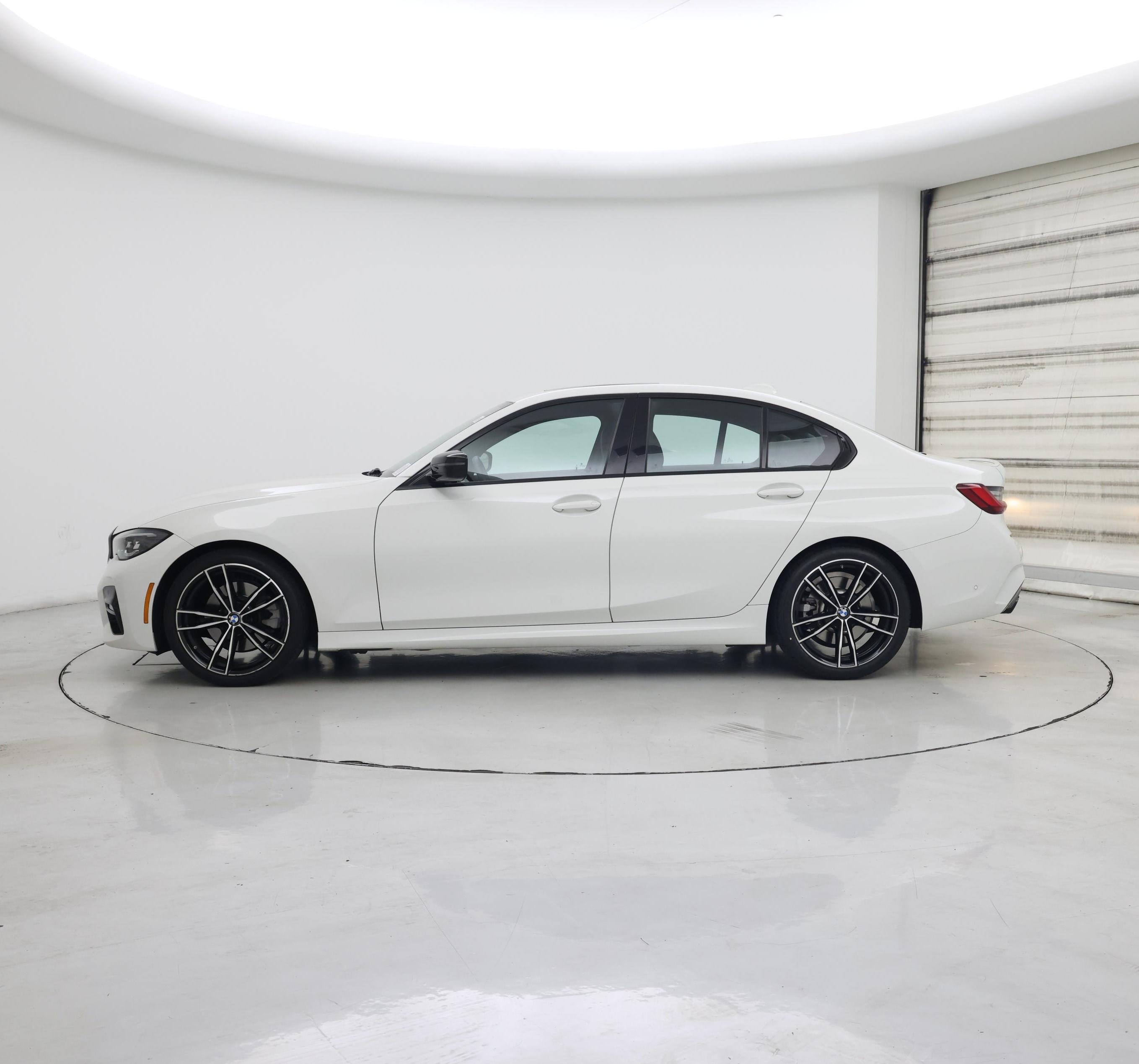Thumbnail: 2022 BMW 3 Series - 3