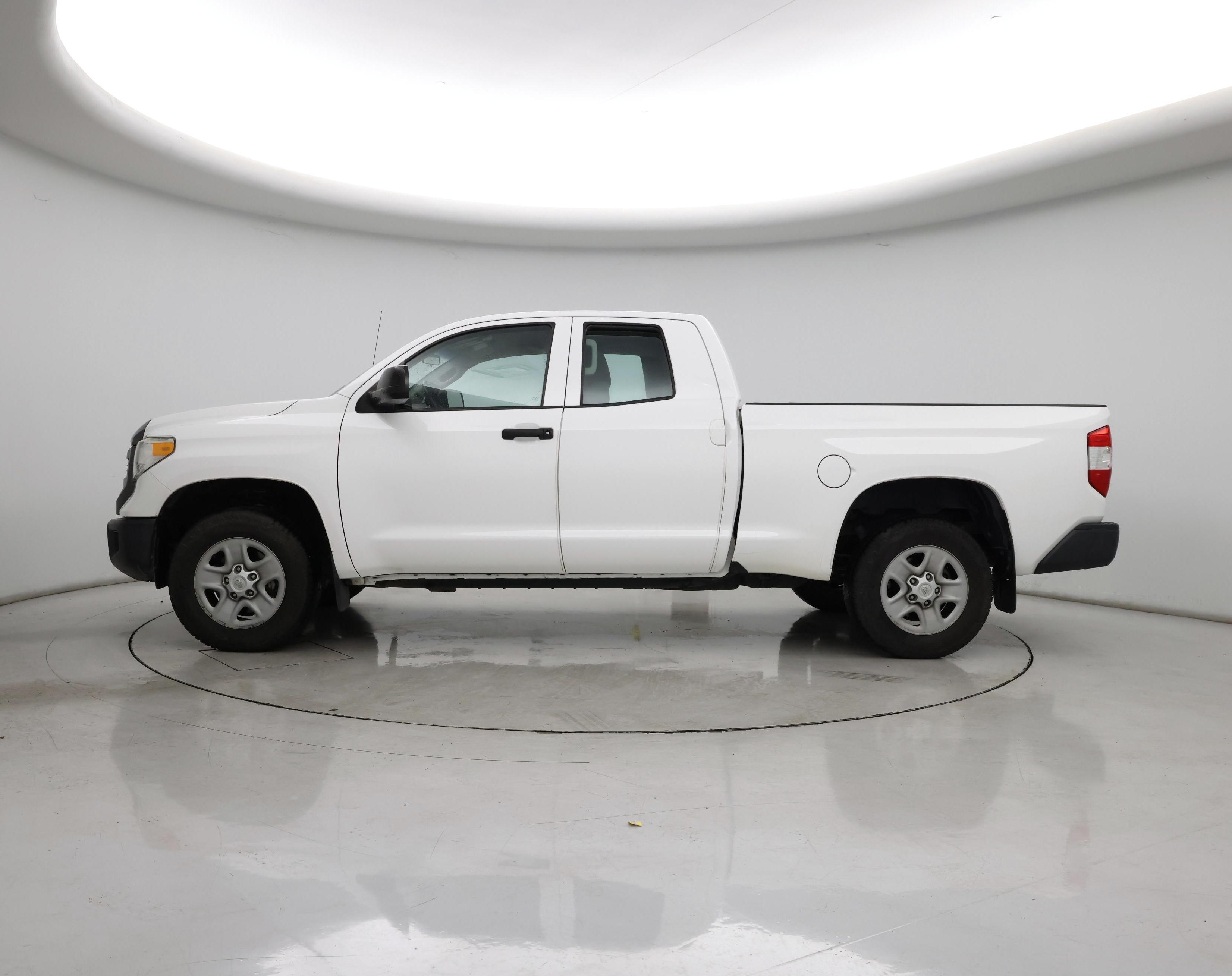 Thumbnail: 2017 Toyota Tundra - 3