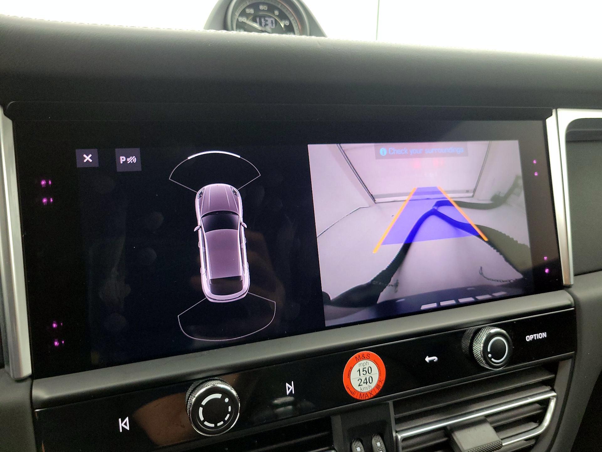 Thumbnail: 2022 Porsche Macan - 15