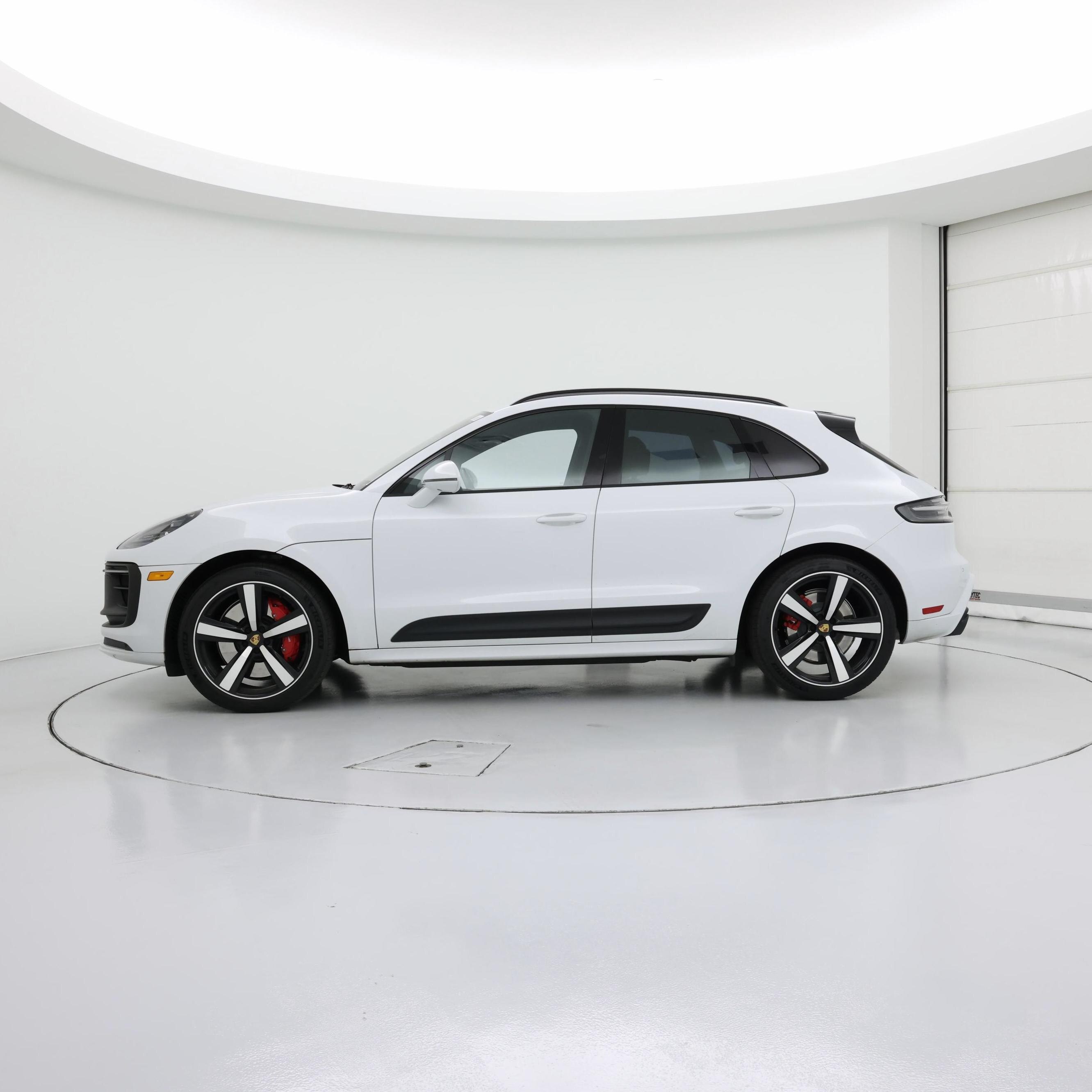 Thumbnail: 2022 Porsche Macan - 3