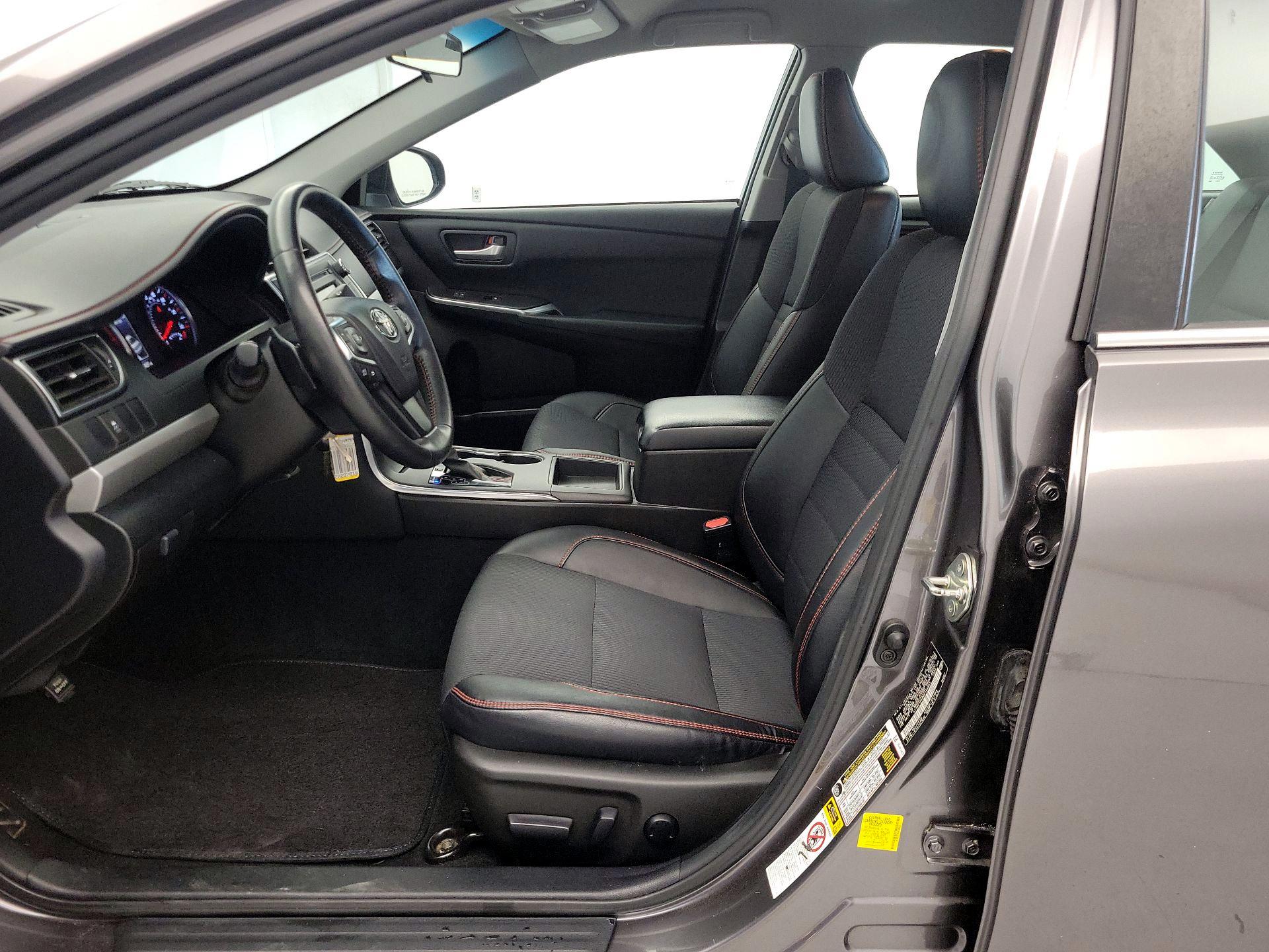 Thumbnail: 2016 Toyota Camry - 11