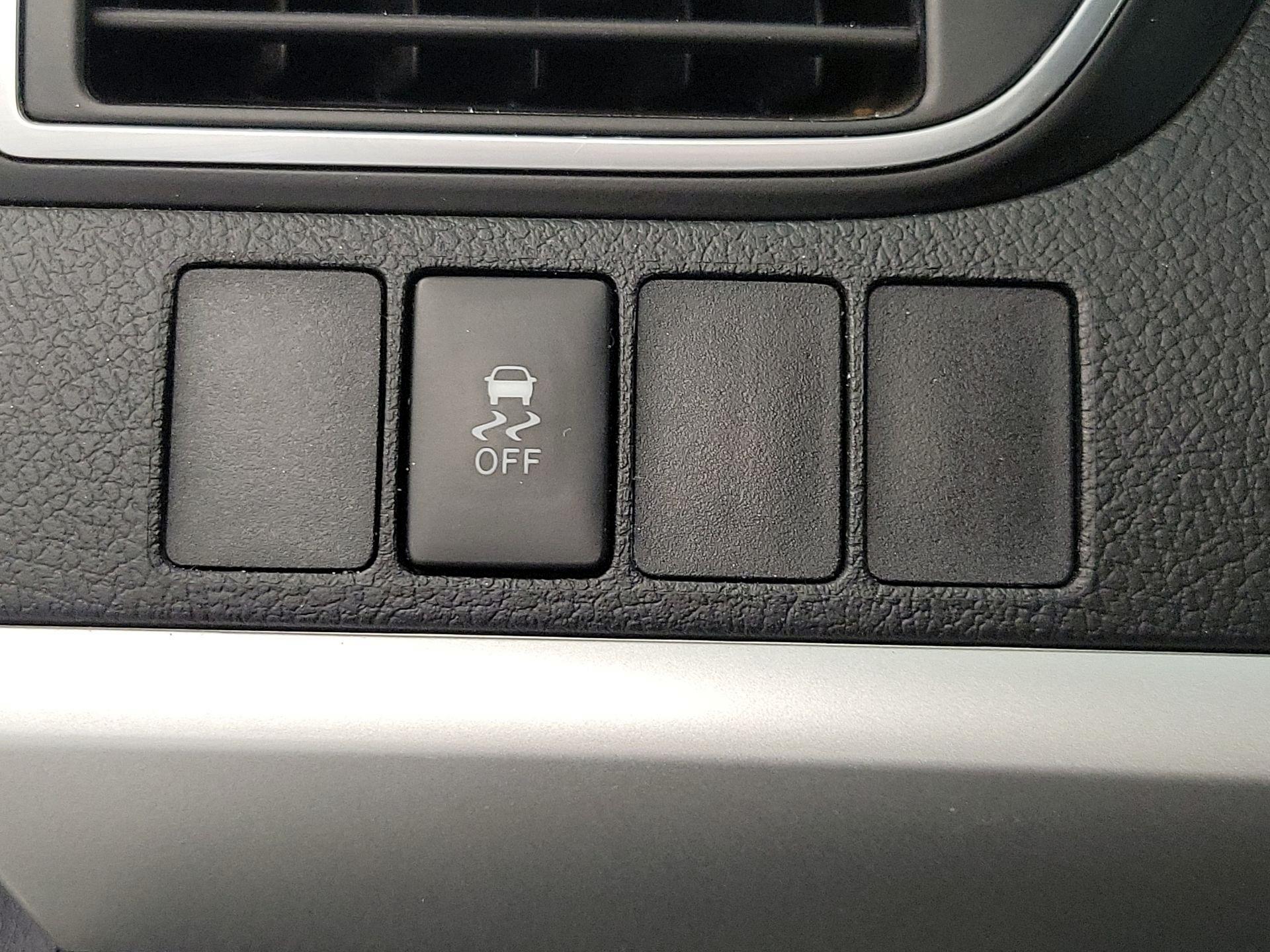 Thumbnail: 2016 Toyota Camry - 13