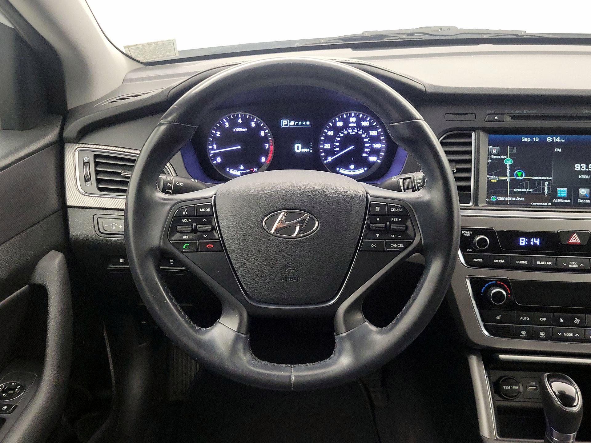 Thumbnail: 2016 Hyundai Sonata - 10