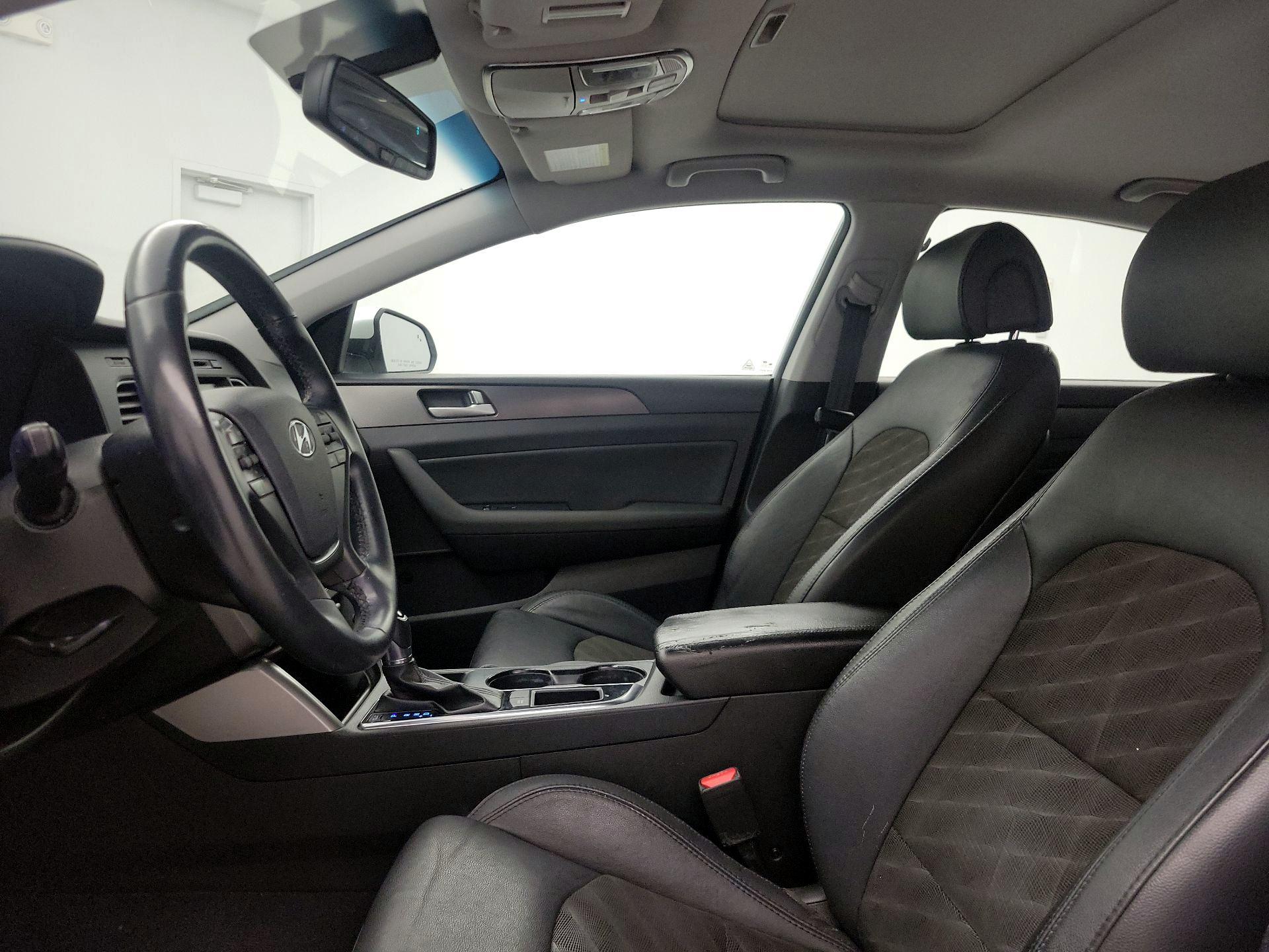 Thumbnail: 2016 Hyundai Sonata - 11