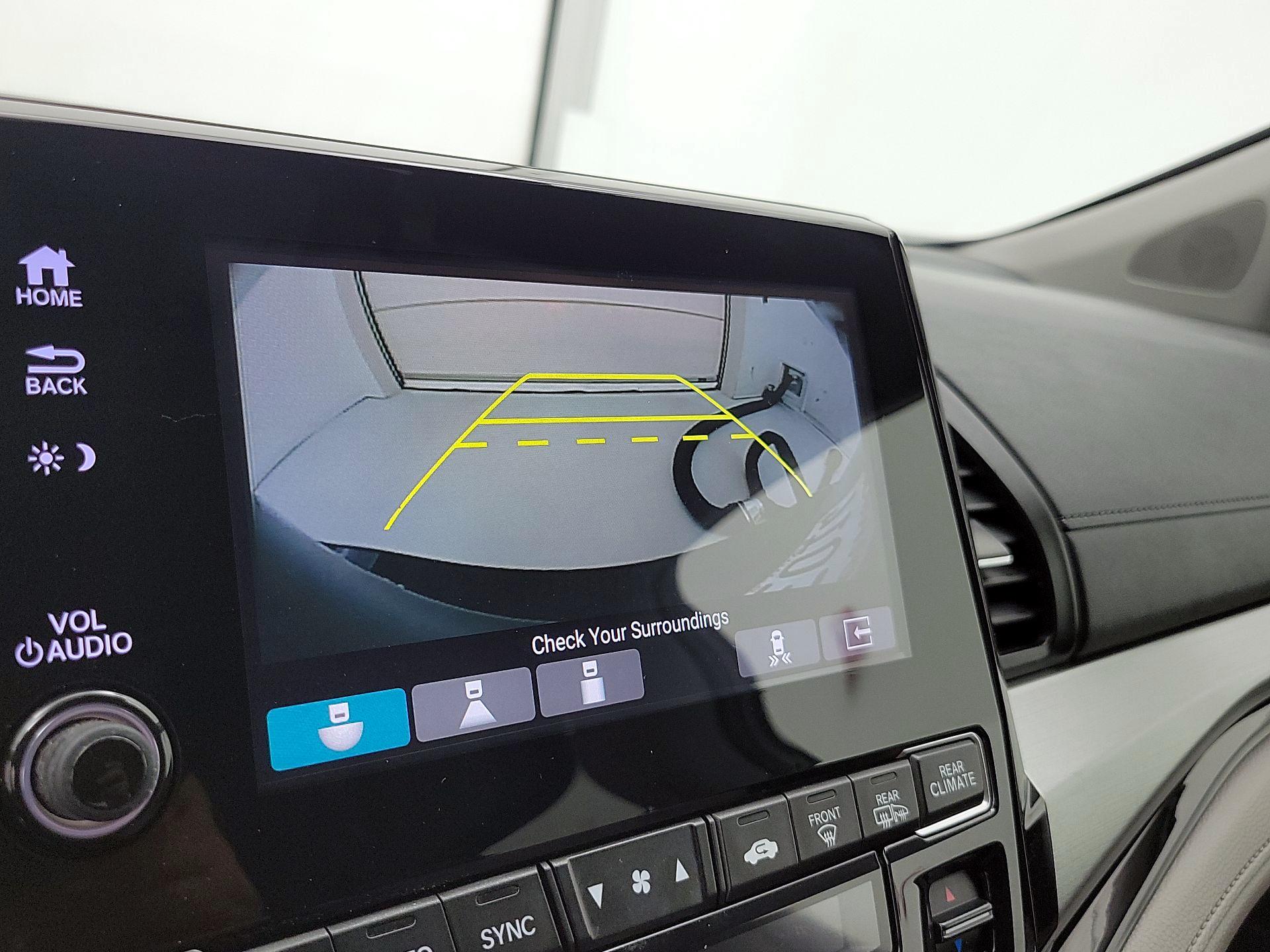 Thumbnail: 2018 Honda Odyssey - 14