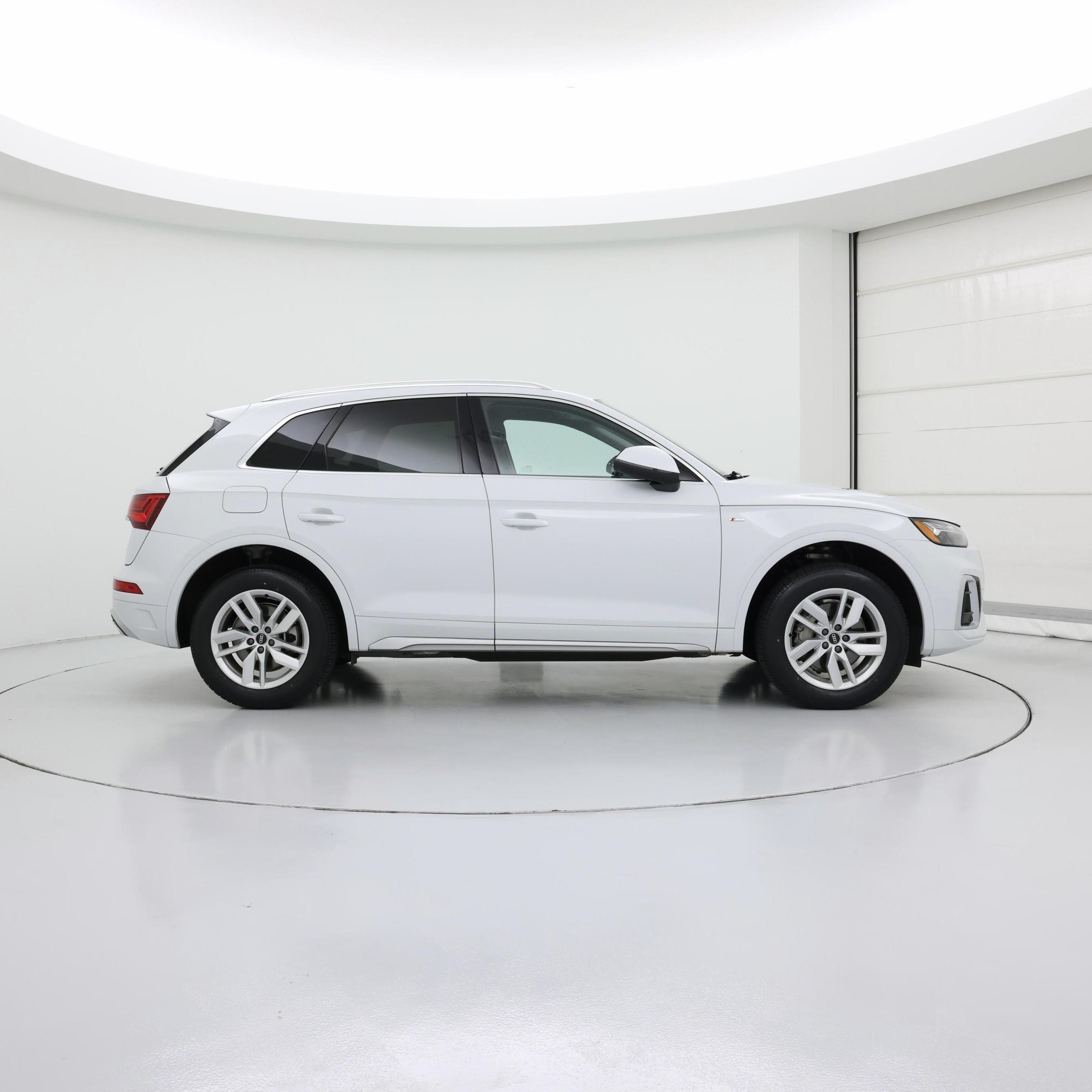 Thumbnail: 2023 Audi Q5 - 7