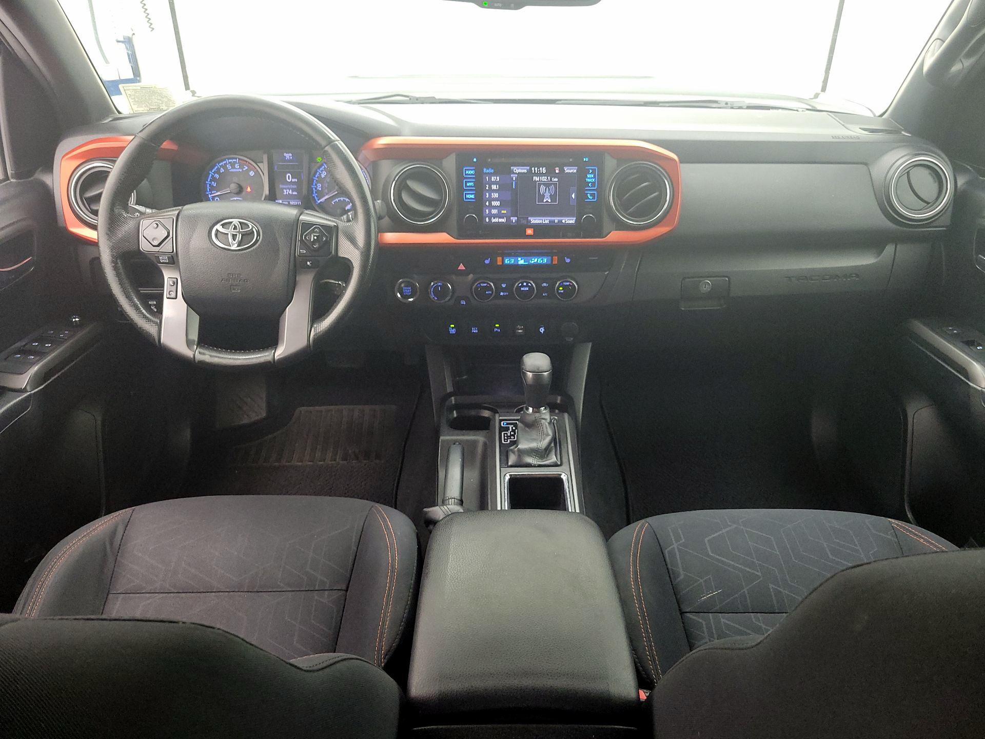 Thumbnail: 2016 Toyota Tacoma - 9