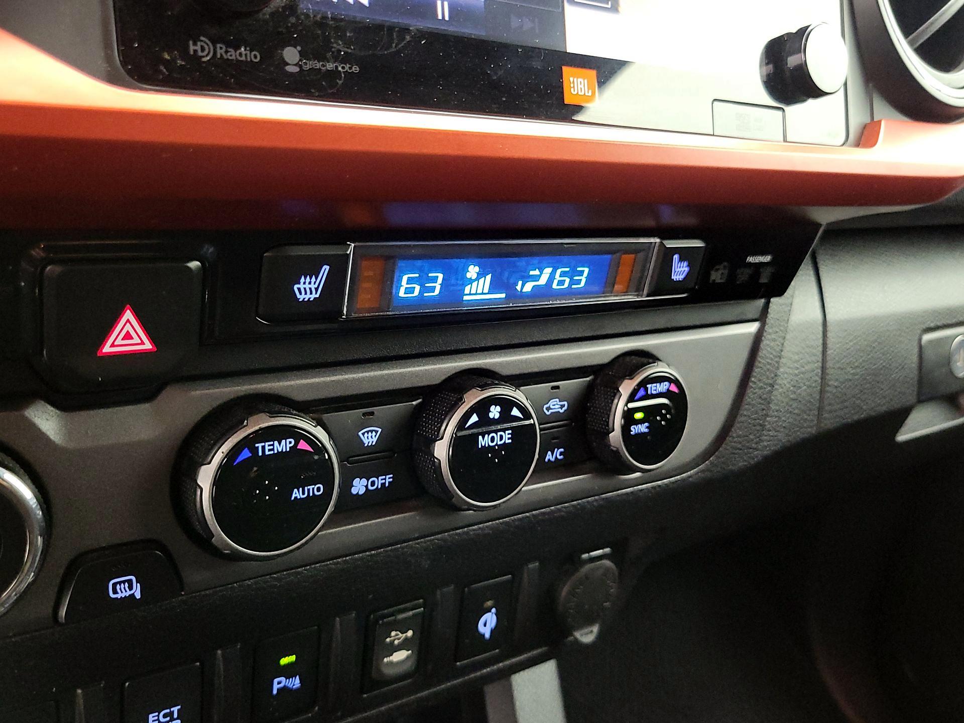 Thumbnail: 2016 Toyota Tacoma - 17