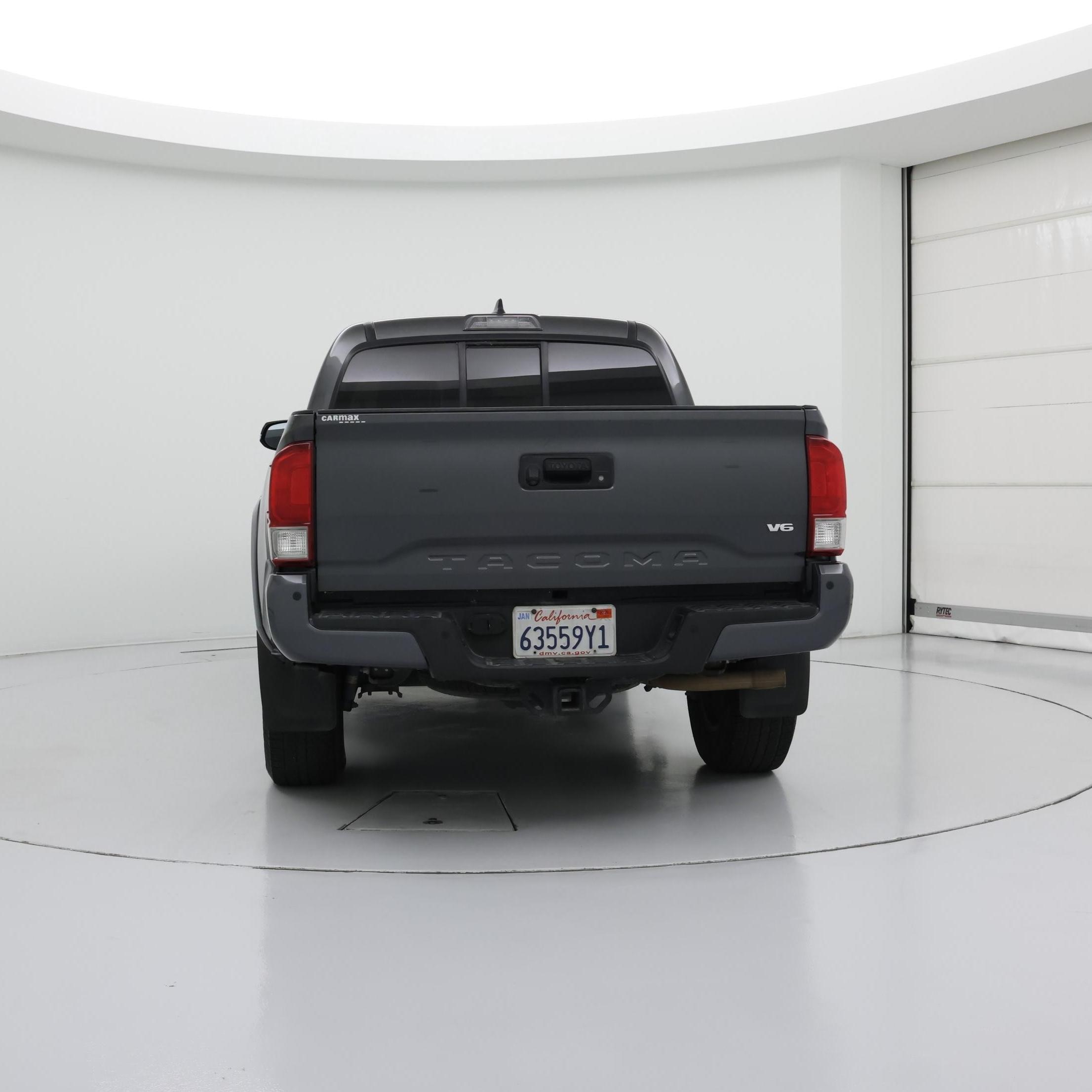 Thumbnail: 2016 Toyota Tacoma - 6