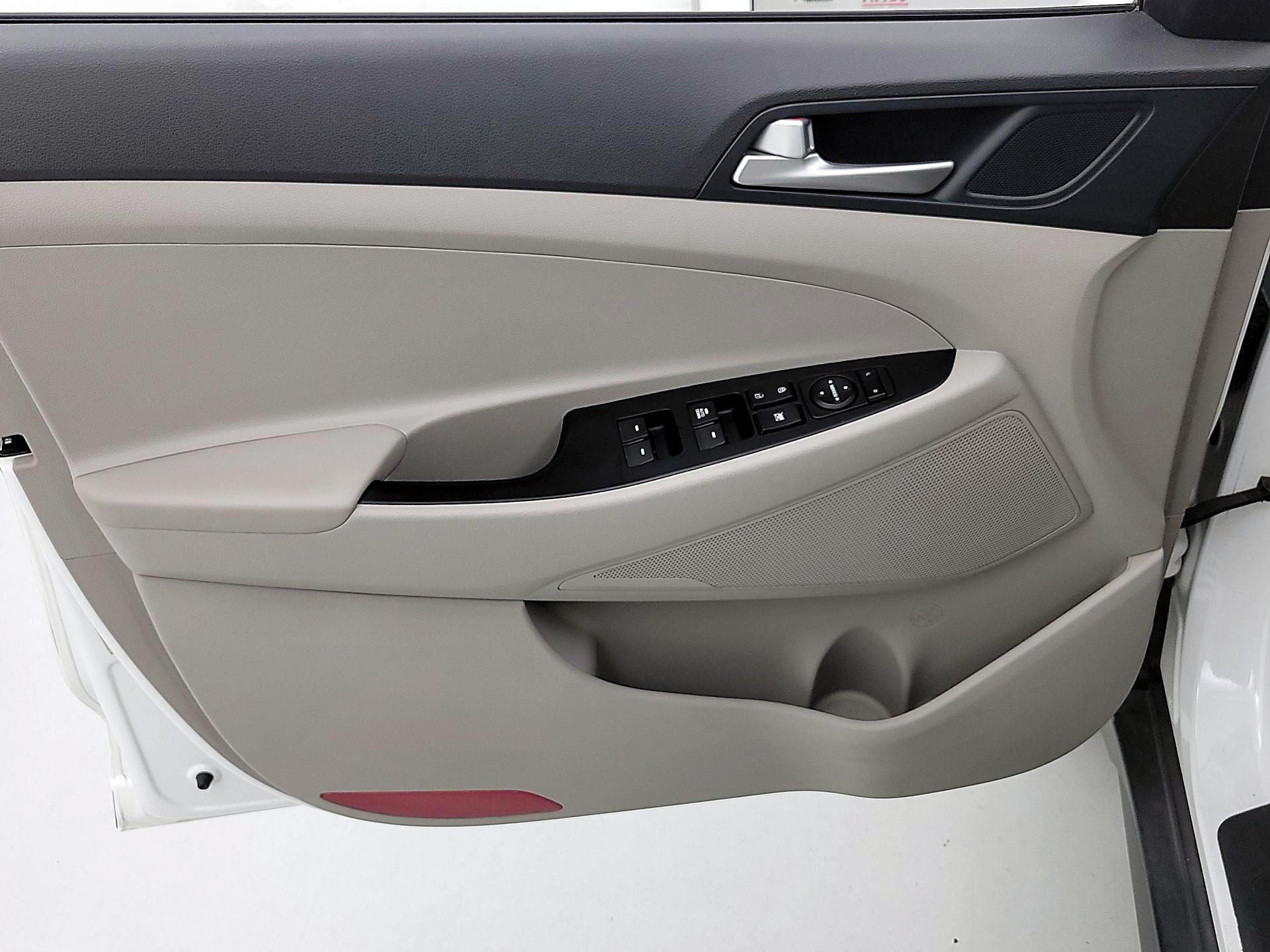 Thumbnail: 2020 Hyundai Tucson - 12