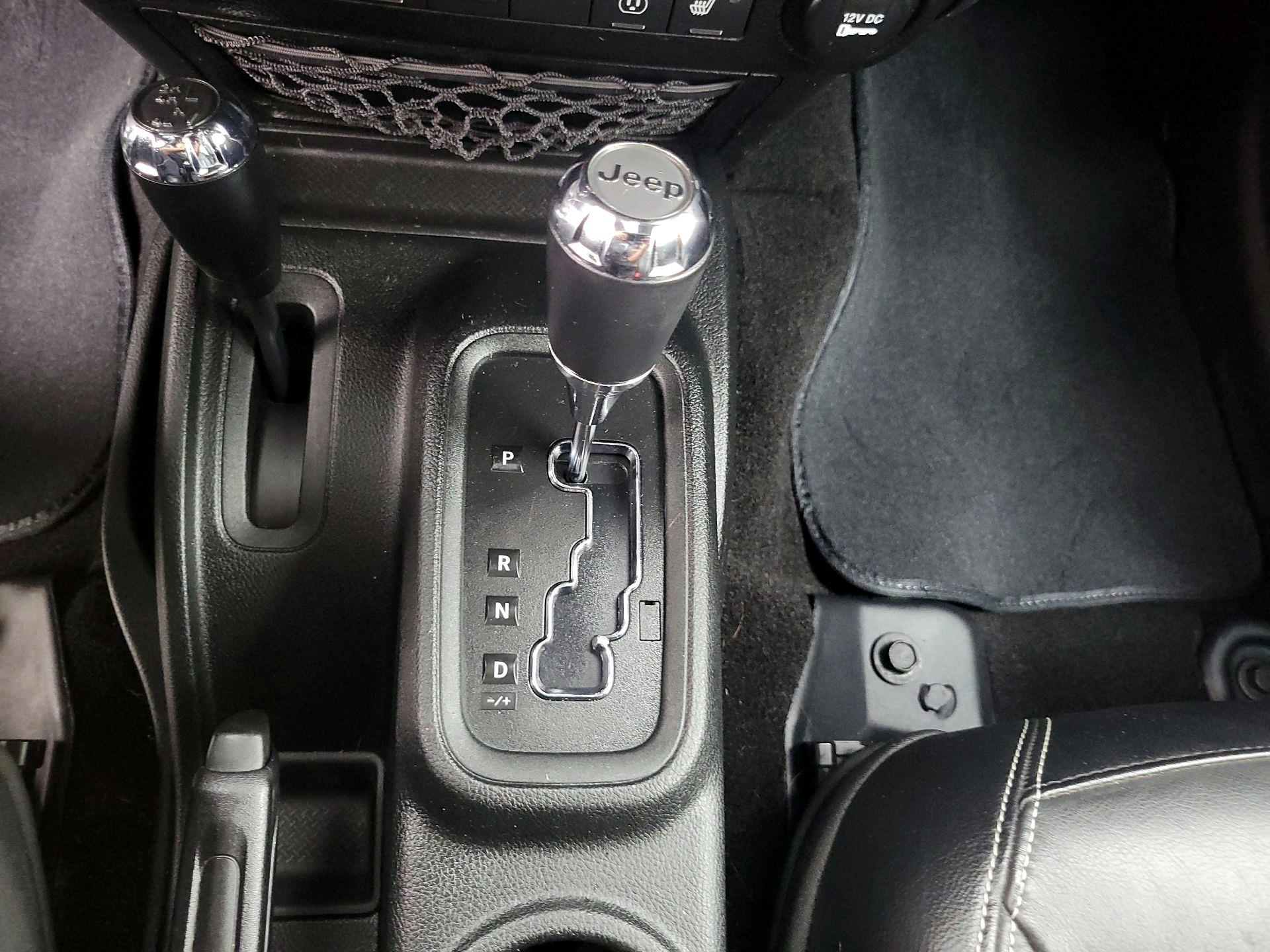 Thumbnail: 2017 Jeep Wrangler - 15