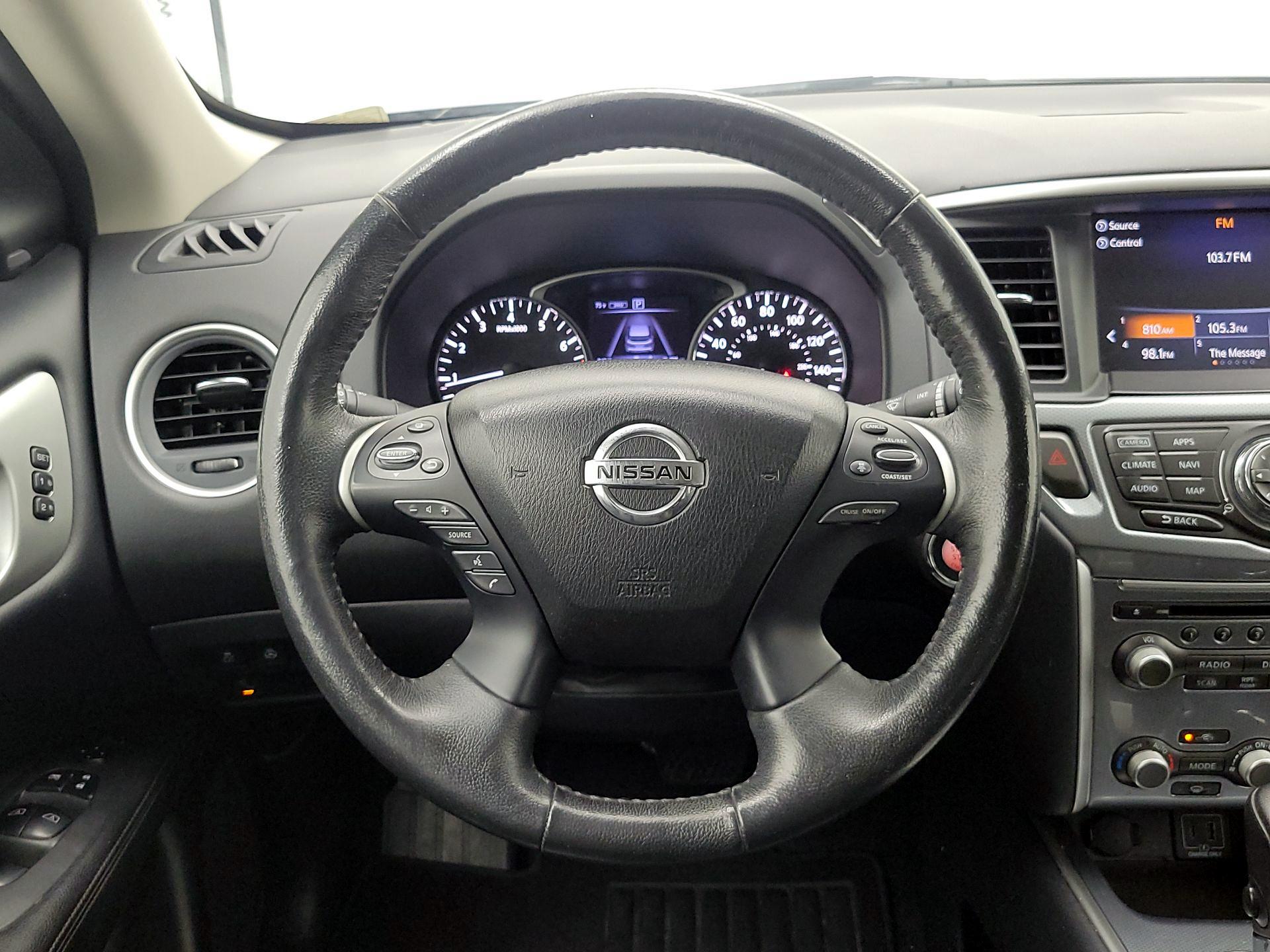 Thumbnail: 2019 Nissan Pathfinder - 10