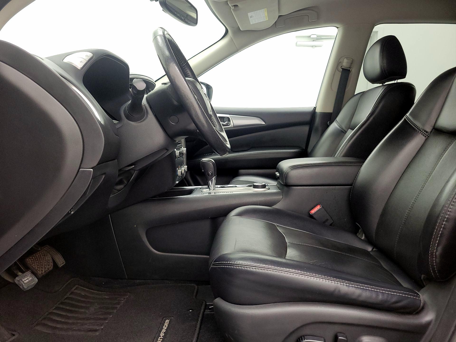 Thumbnail: 2019 Nissan Pathfinder - 11