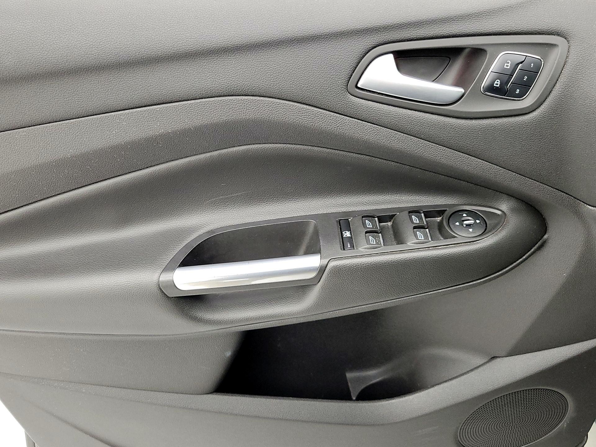 Thumbnail: 2015 Ford Escape - 12