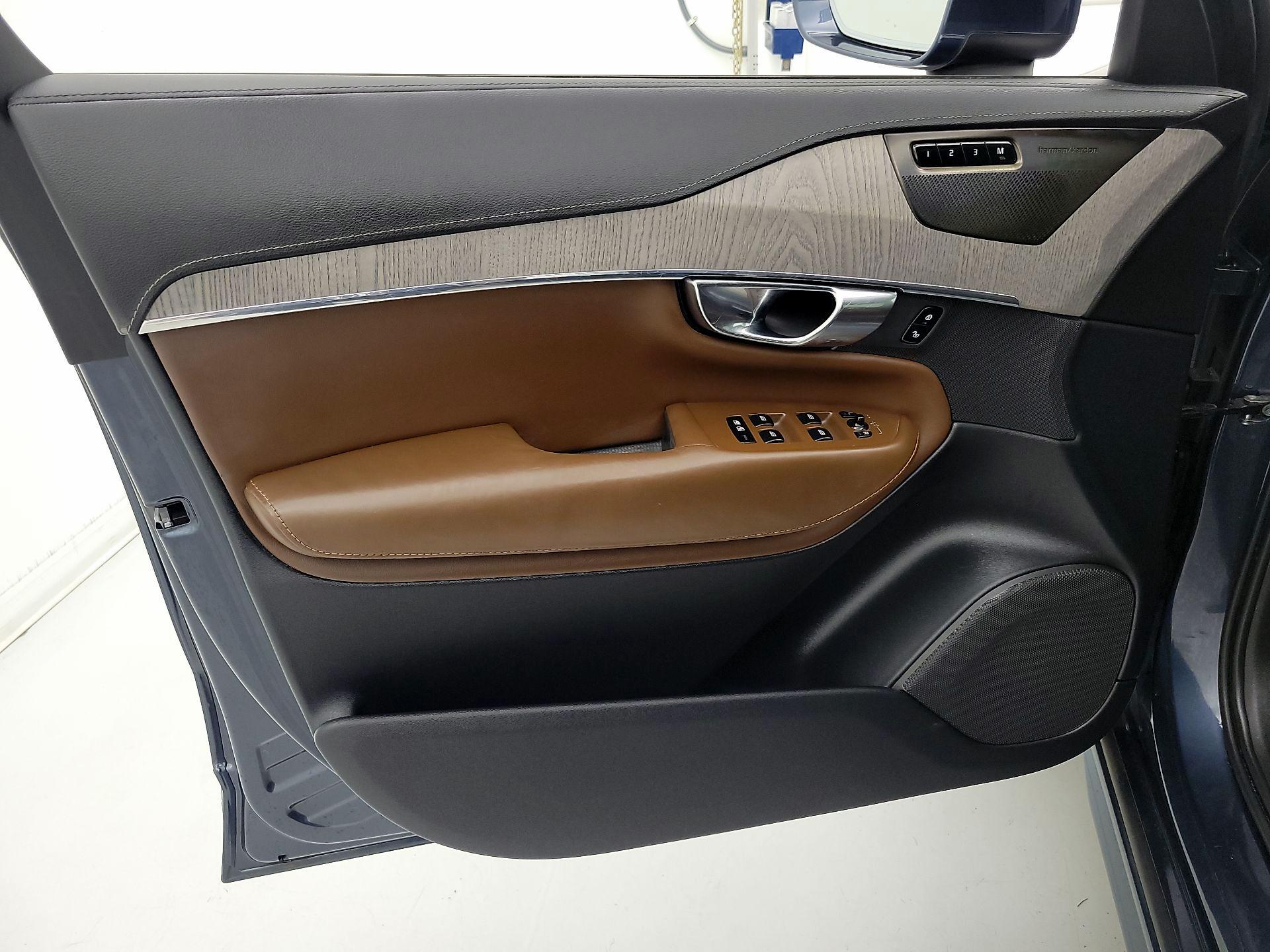 Thumbnail: 2020 Volvo XC90 - 12