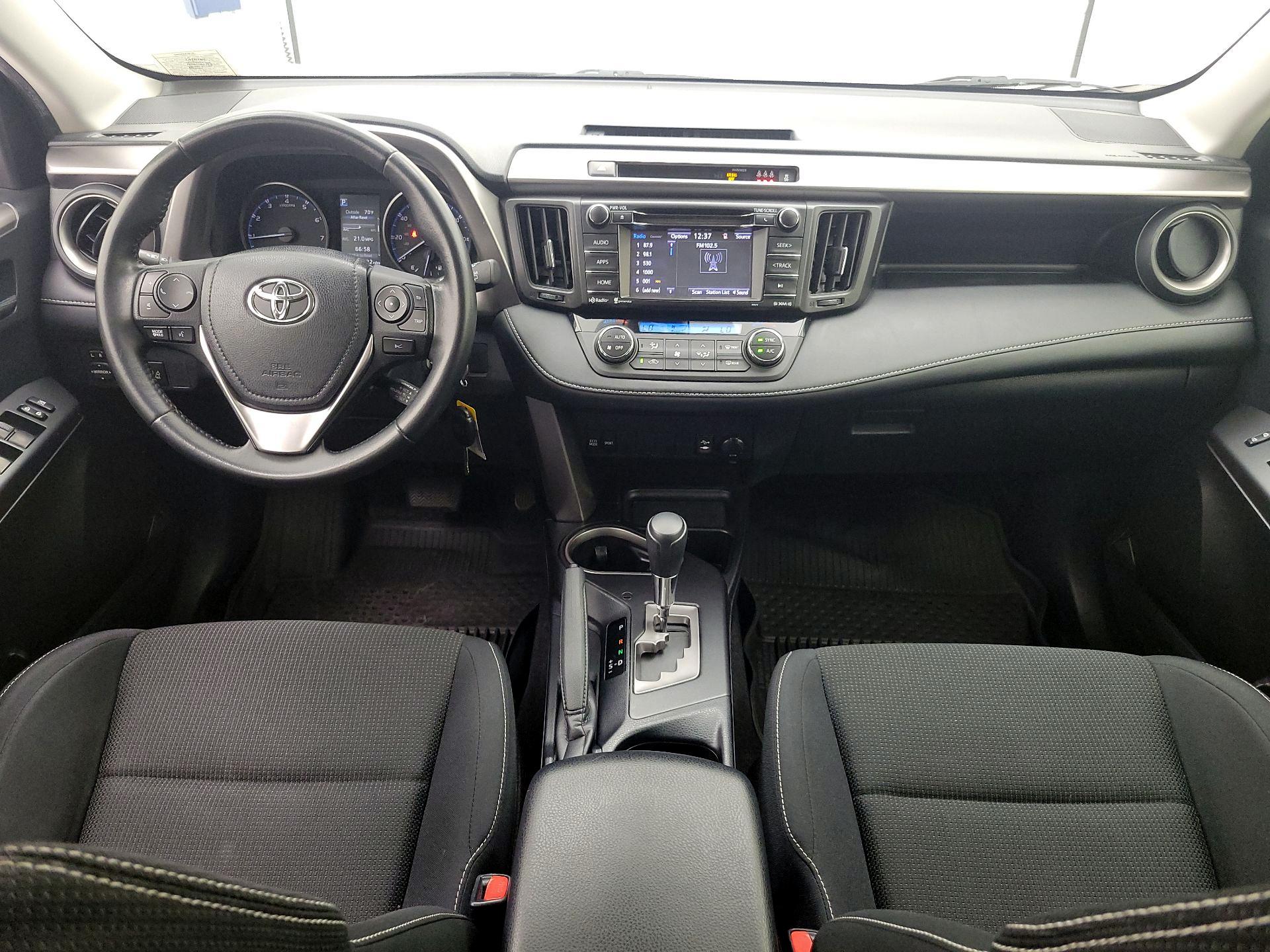 Thumbnail: 2017 Toyota RAV4 - 9