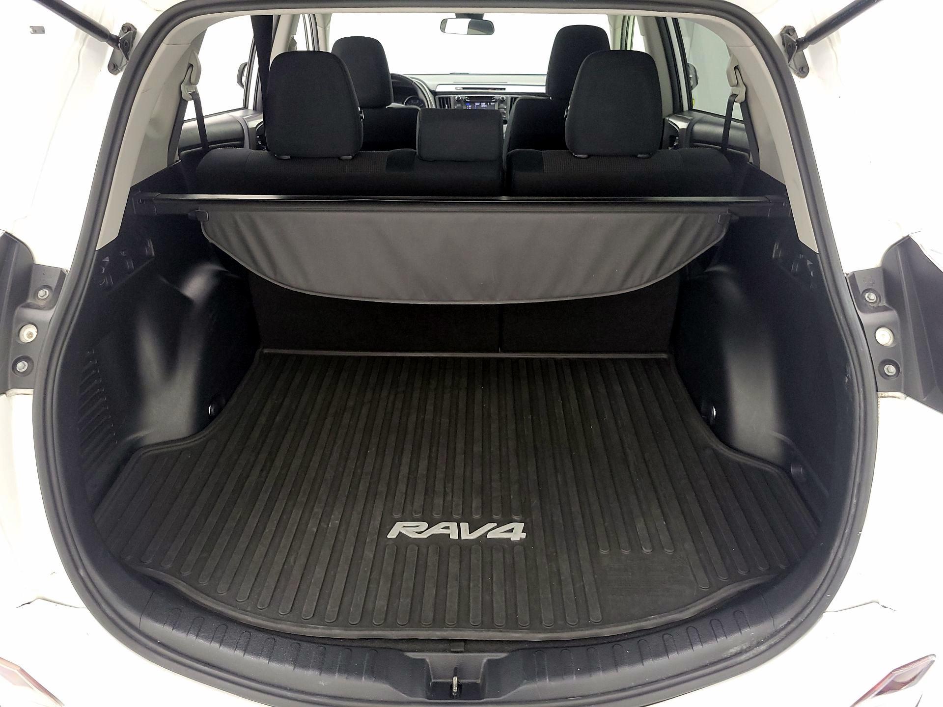 Thumbnail: 2017 Toyota RAV4 - 20