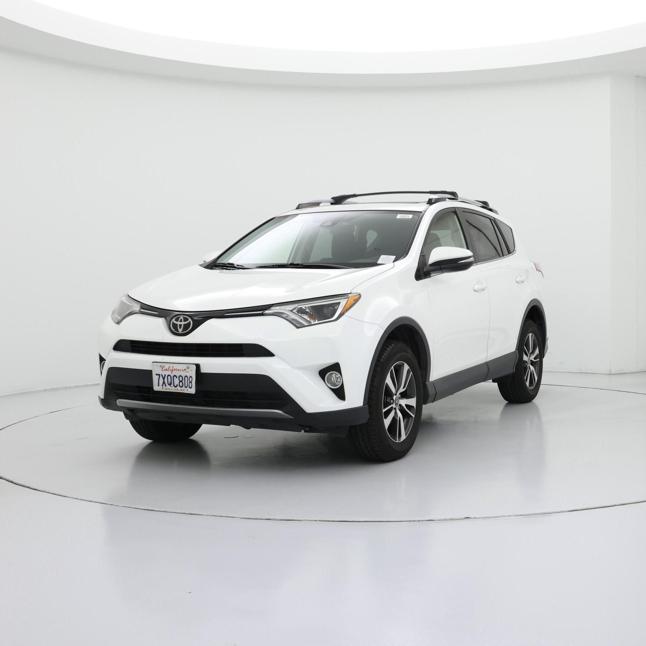 Thumbnail: 2017 Toyota RAV4 - 4