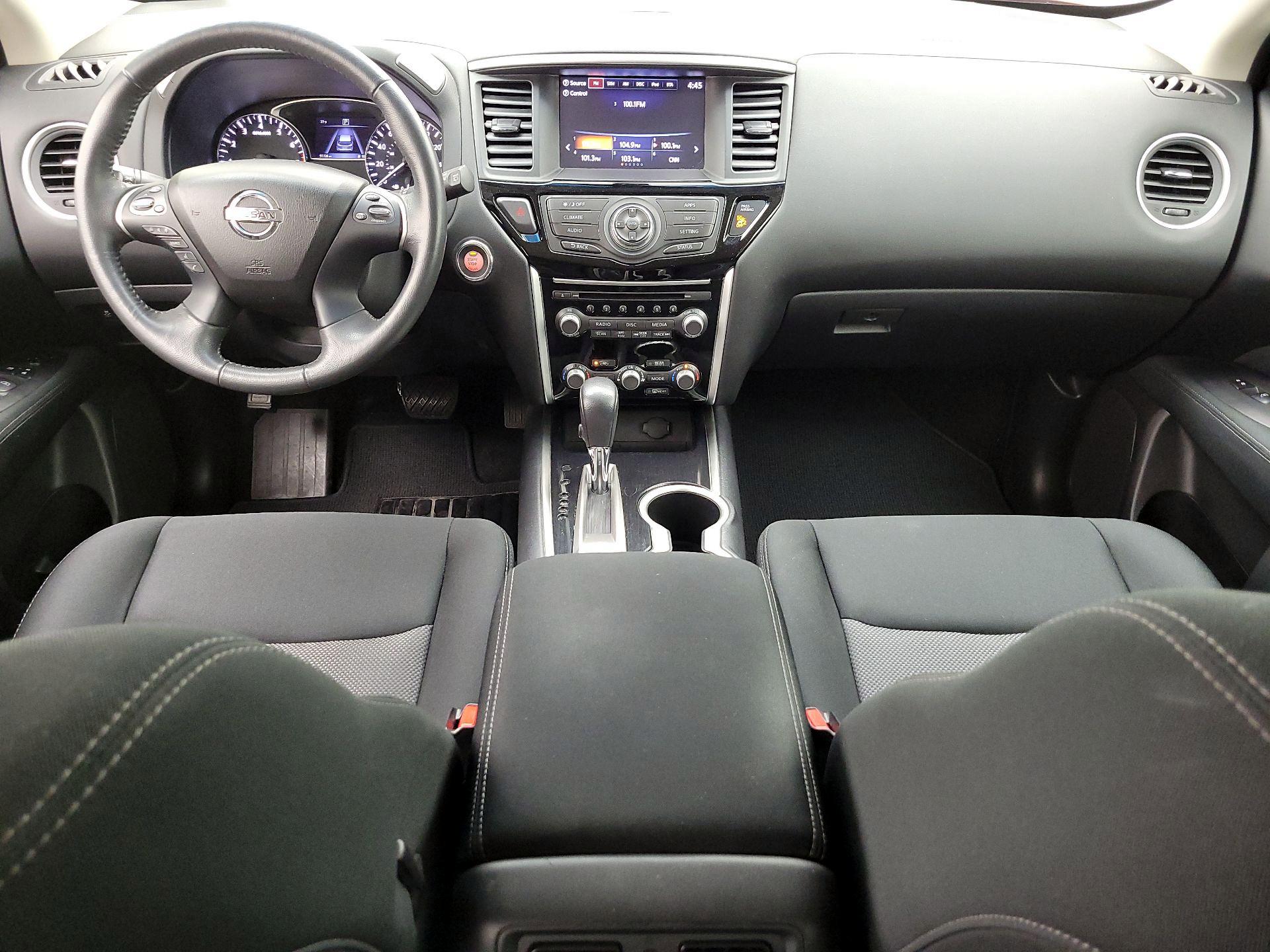 Thumbnail: 2017 Nissan Pathfinder - 9