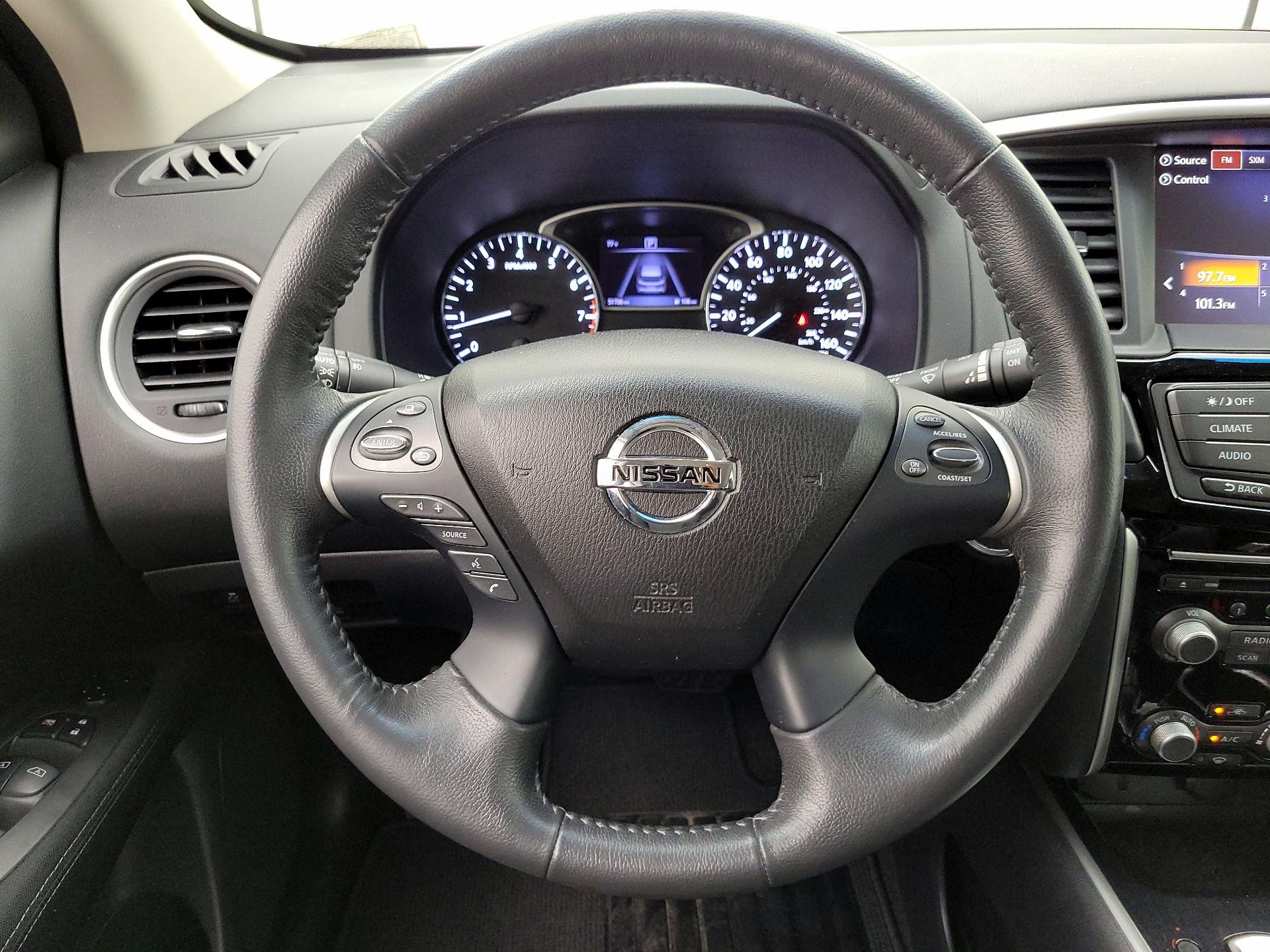 Thumbnail: 2017 Nissan Pathfinder - 10