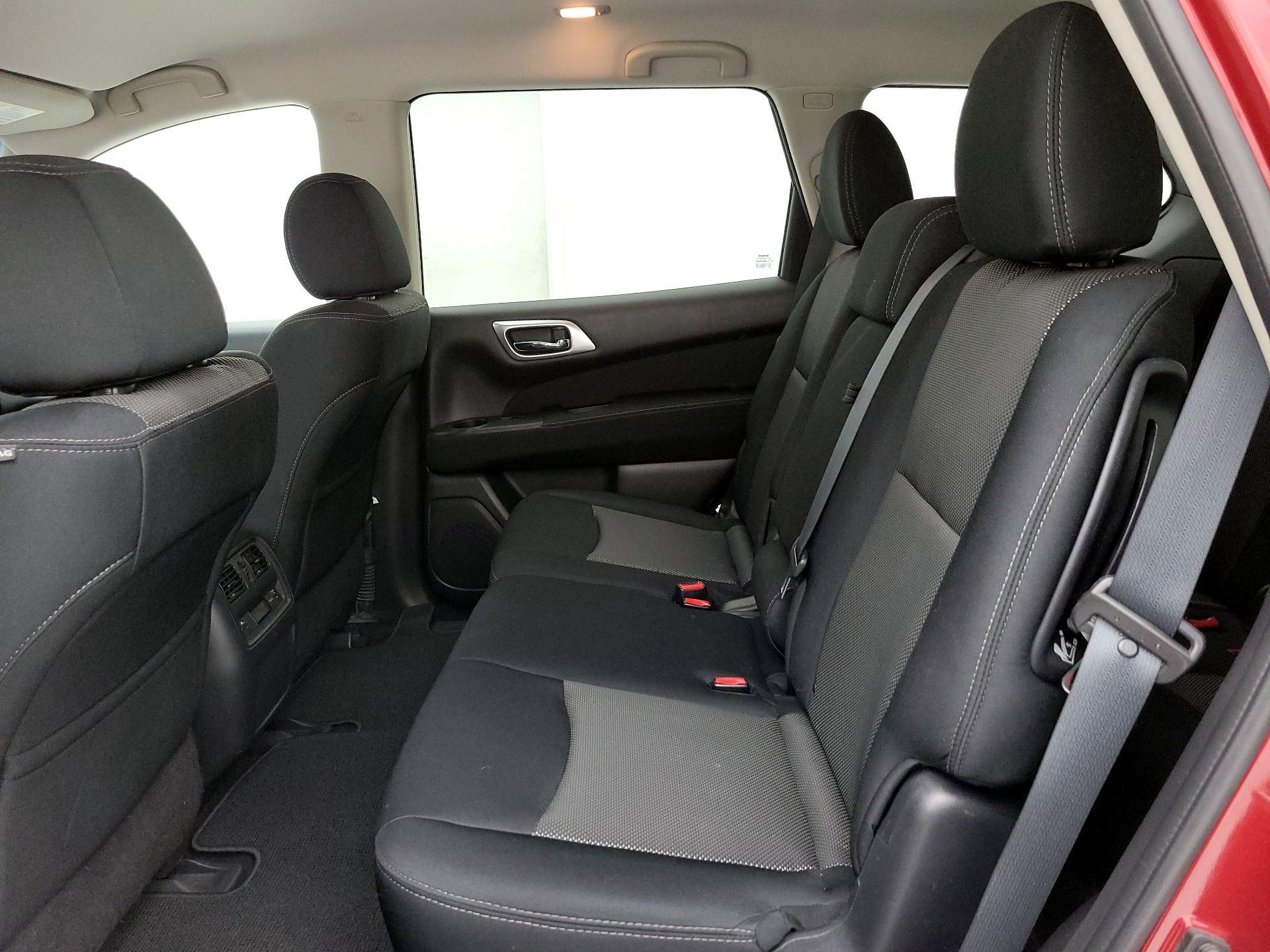 Thumbnail: 2017 Nissan Pathfinder - 19