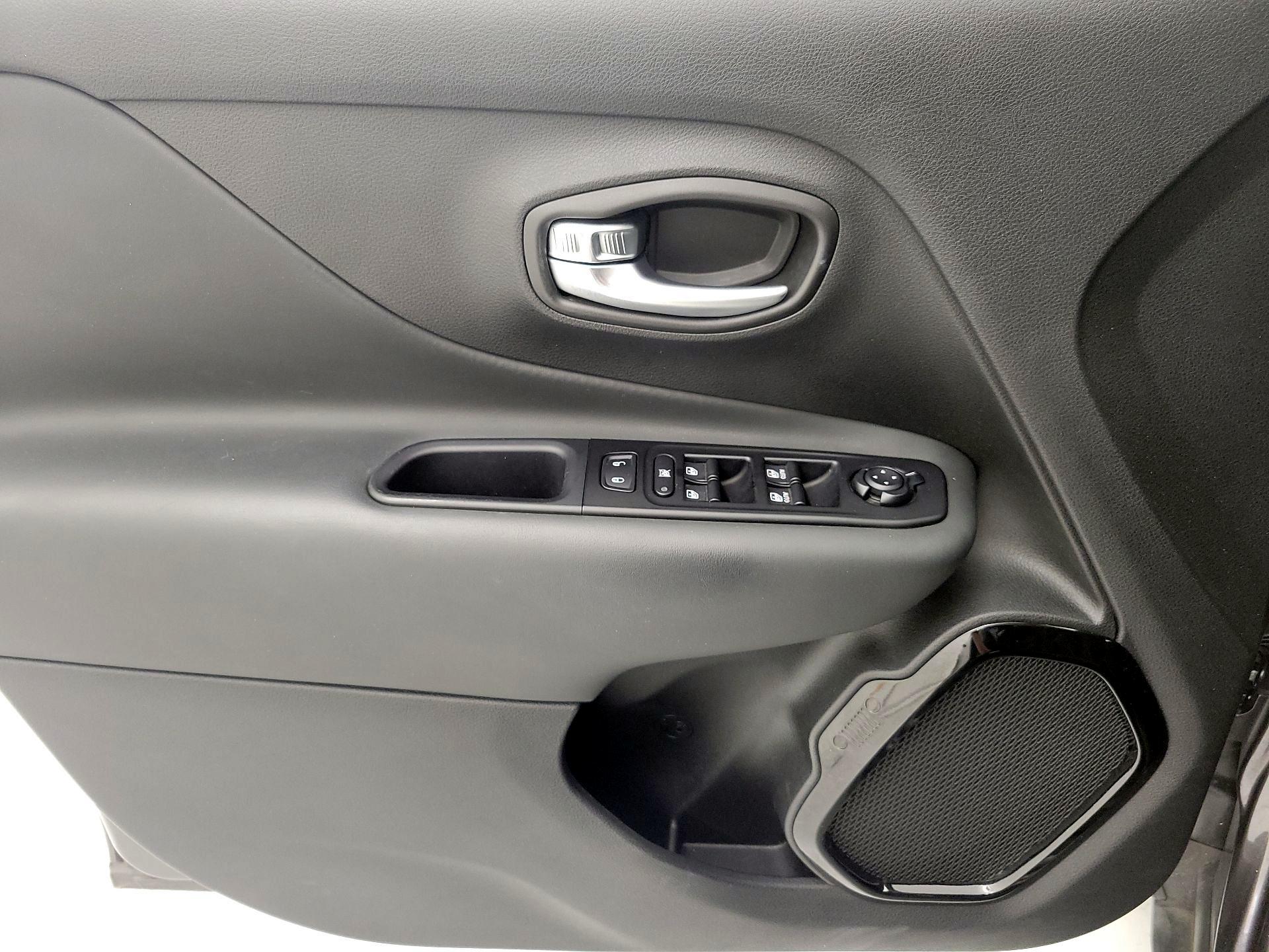 Thumbnail: 2020 Jeep Renegade - 12