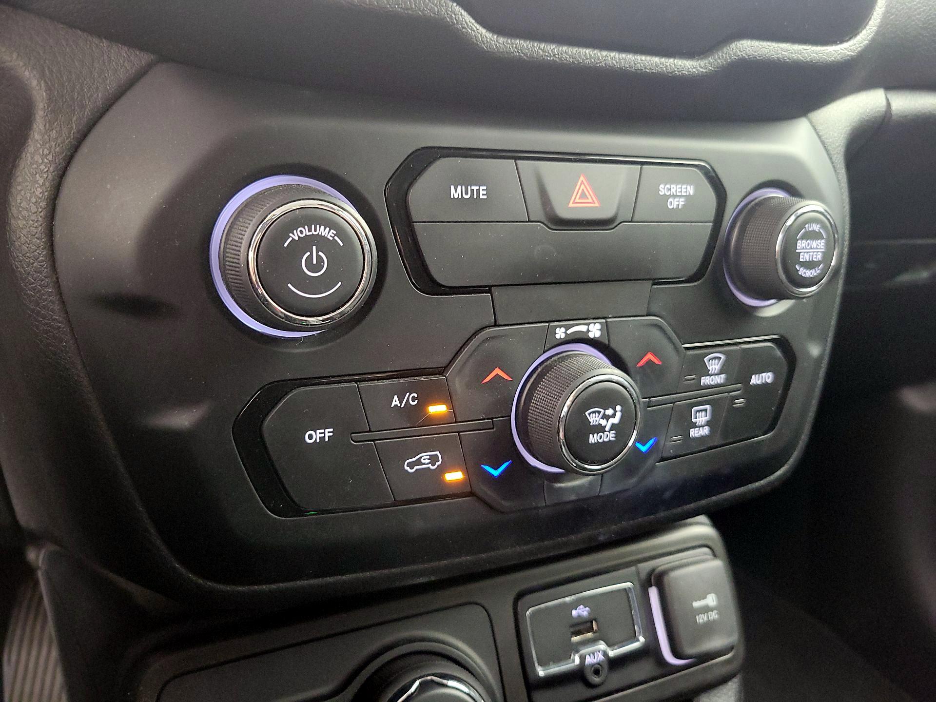 Thumbnail: 2020 Jeep Renegade - 16