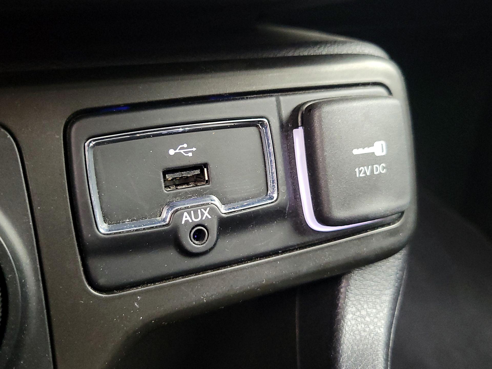 Thumbnail: 2020 Jeep Renegade - 18
