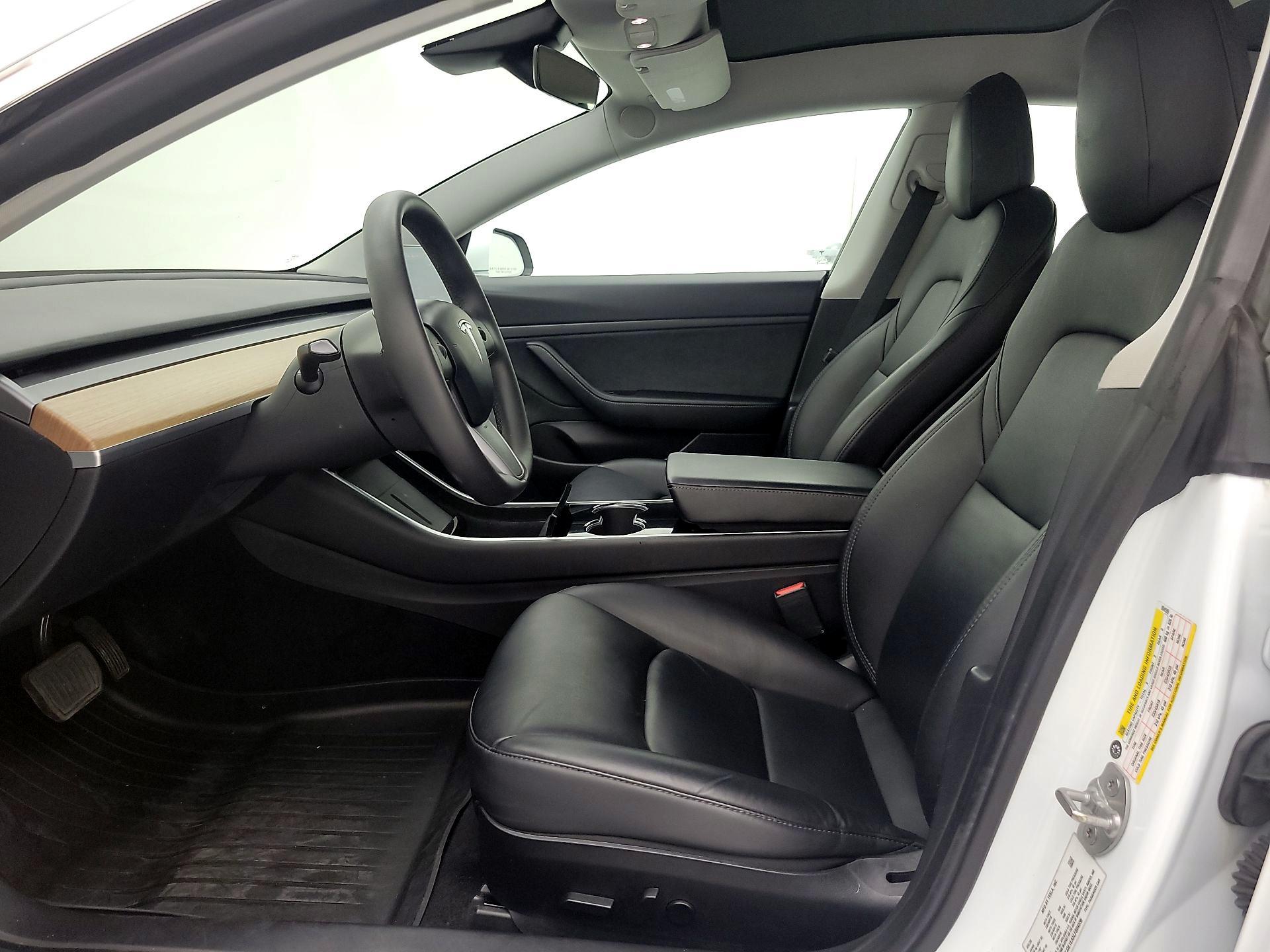 Thumbnail: 2020 Tesla Model 3 - 11