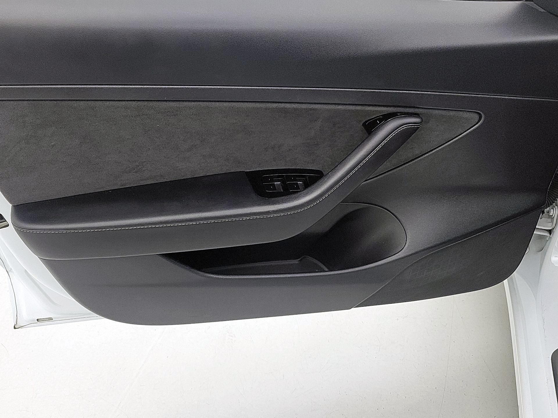 Thumbnail: 2020 Tesla Model 3 - 12
